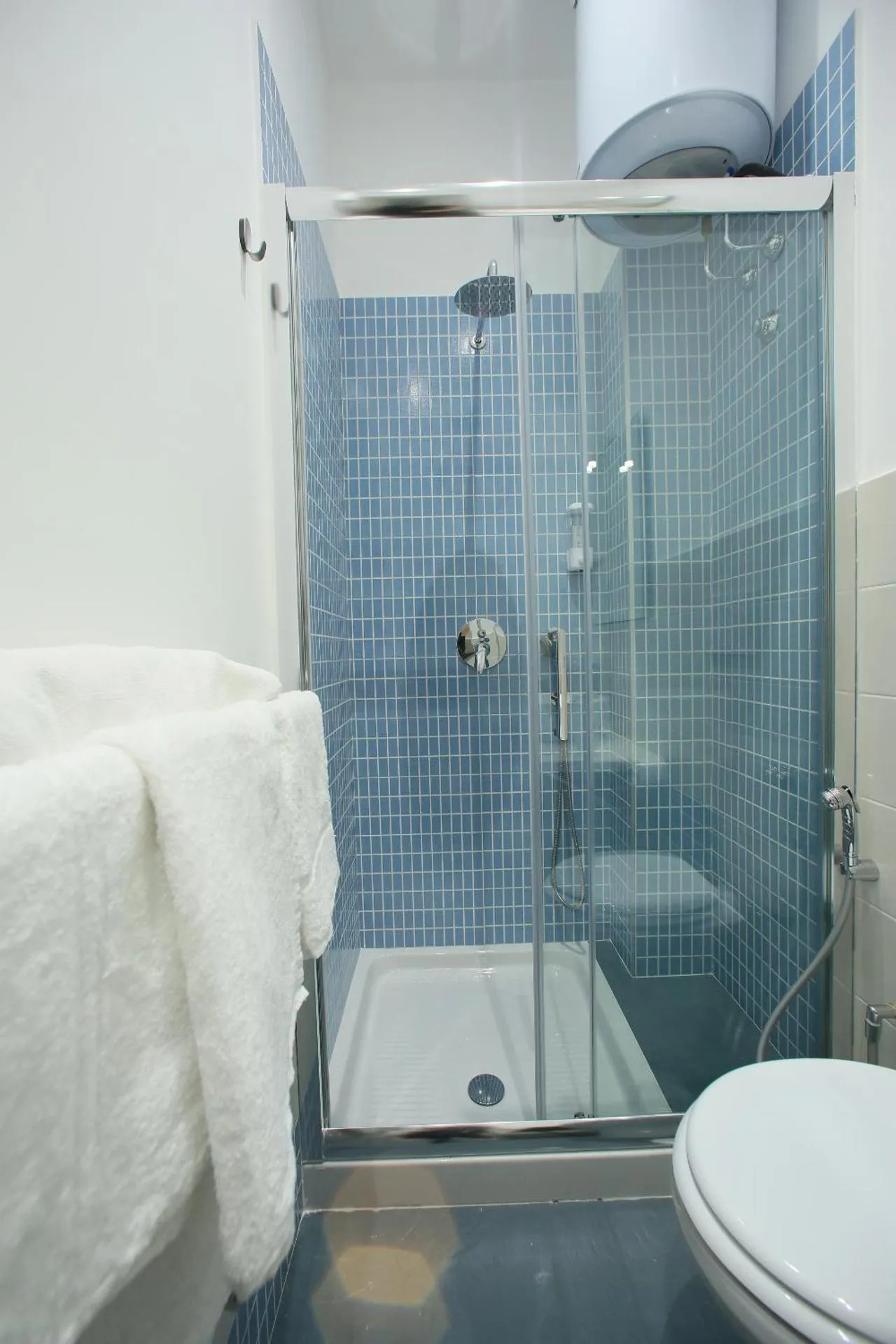 Bathroom in Mascalzone latino luxury rooms