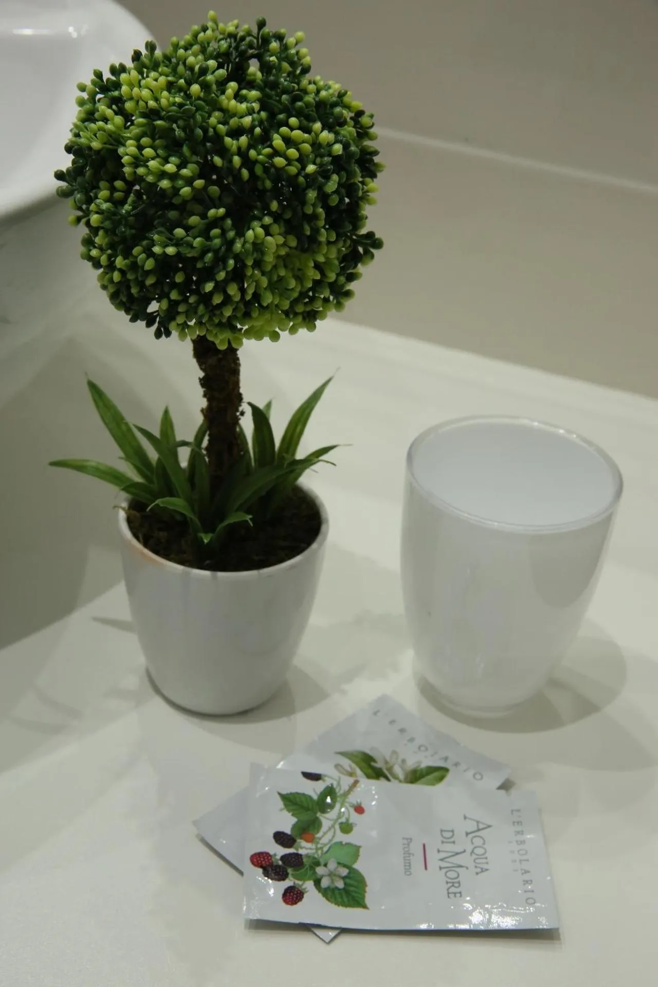 Decorative detail in Mascalzone latino luxury rooms