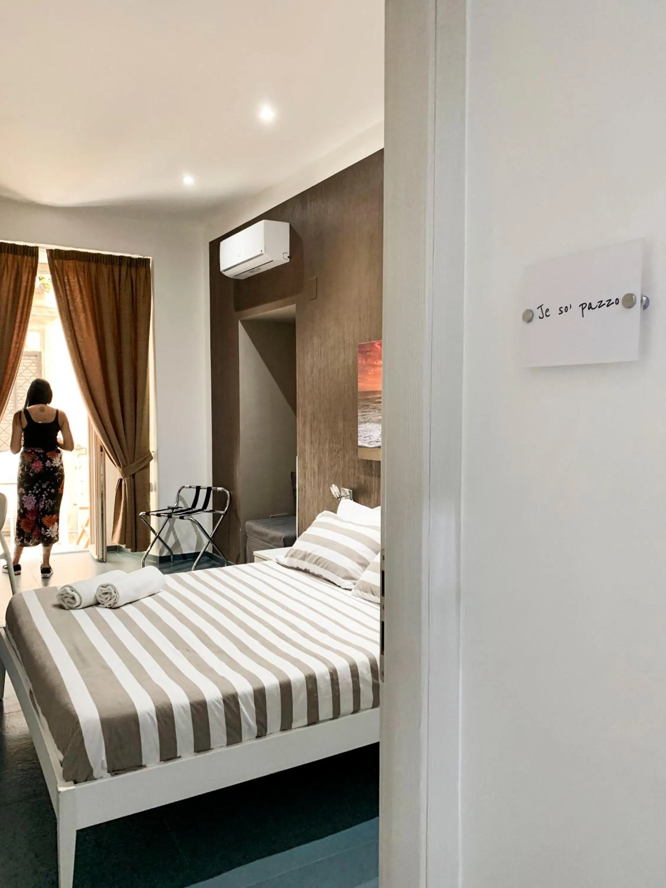 Bed in Mascalzone latino luxury rooms