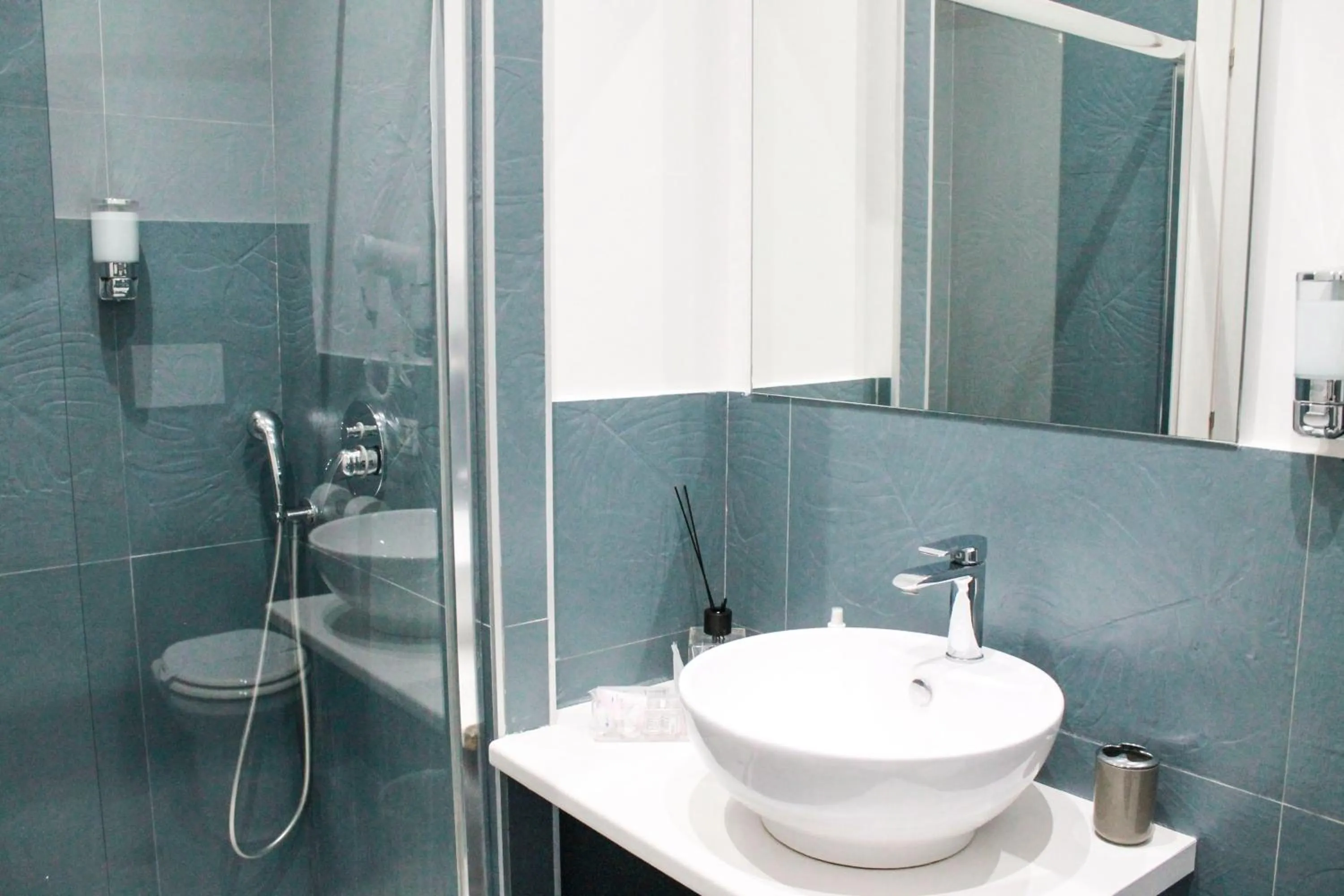 Bathroom in Mascalzone latino luxury rooms