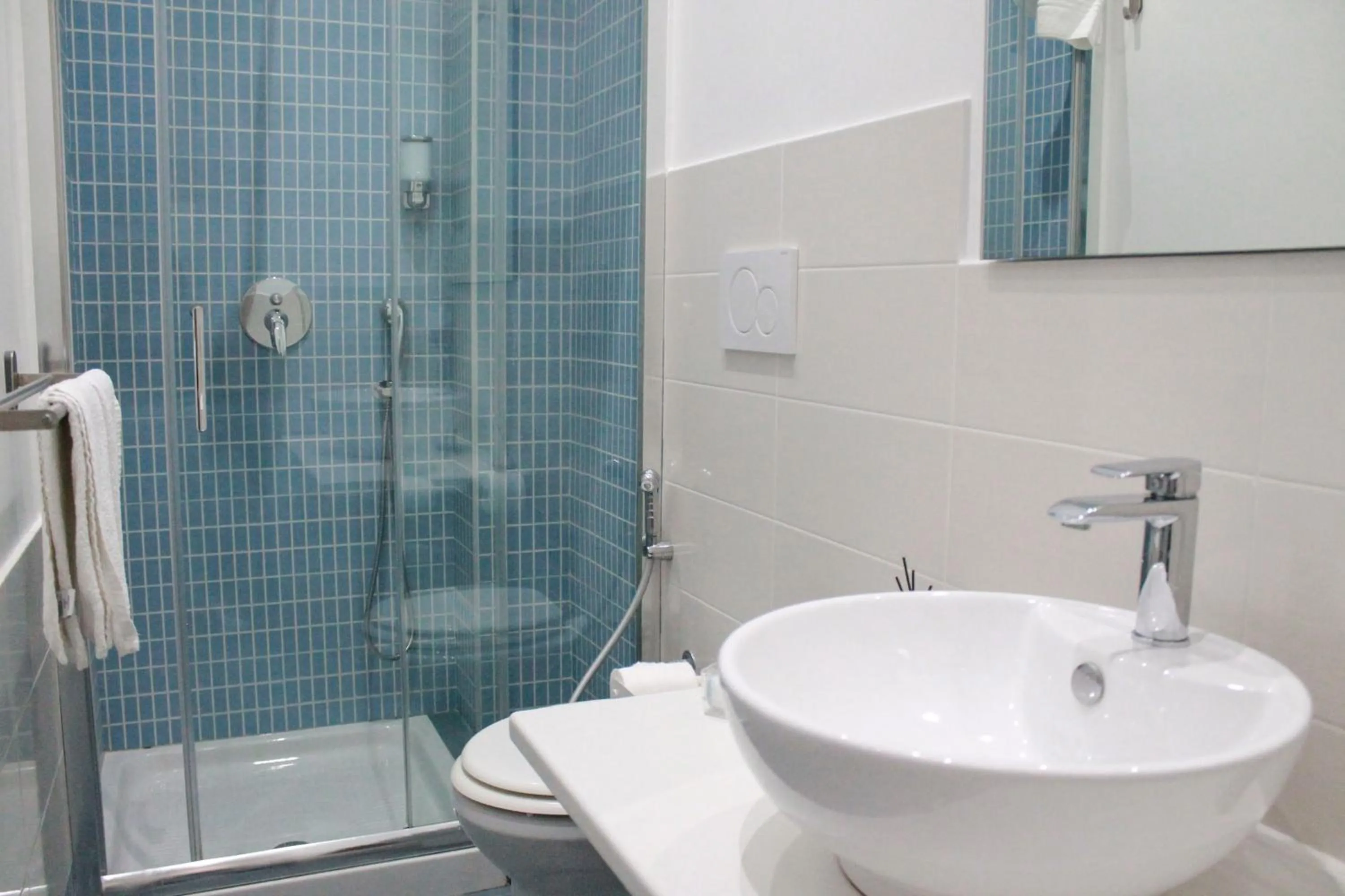 Bathroom in Mascalzone latino luxury rooms