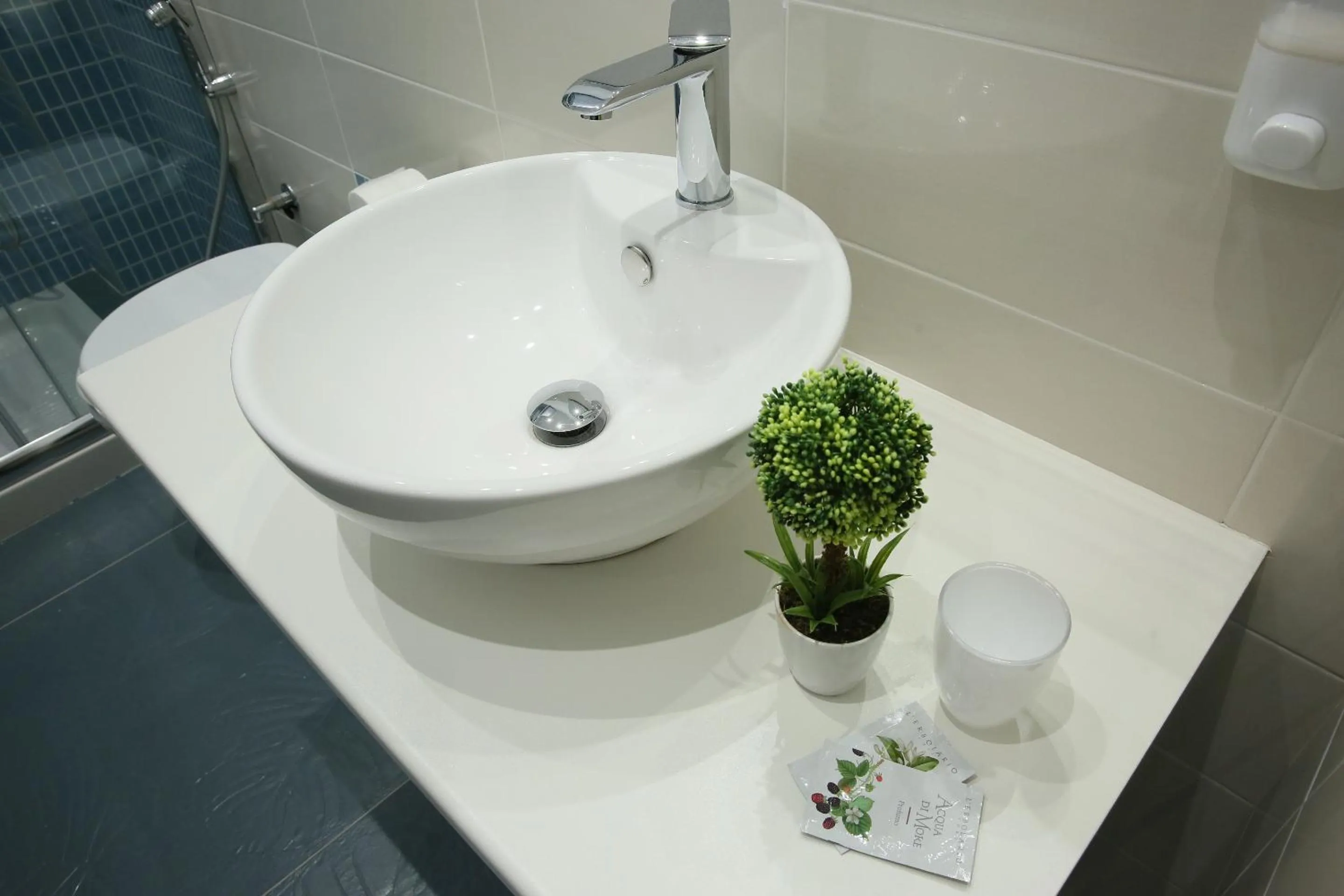 Bathroom in Mascalzone latino luxury rooms