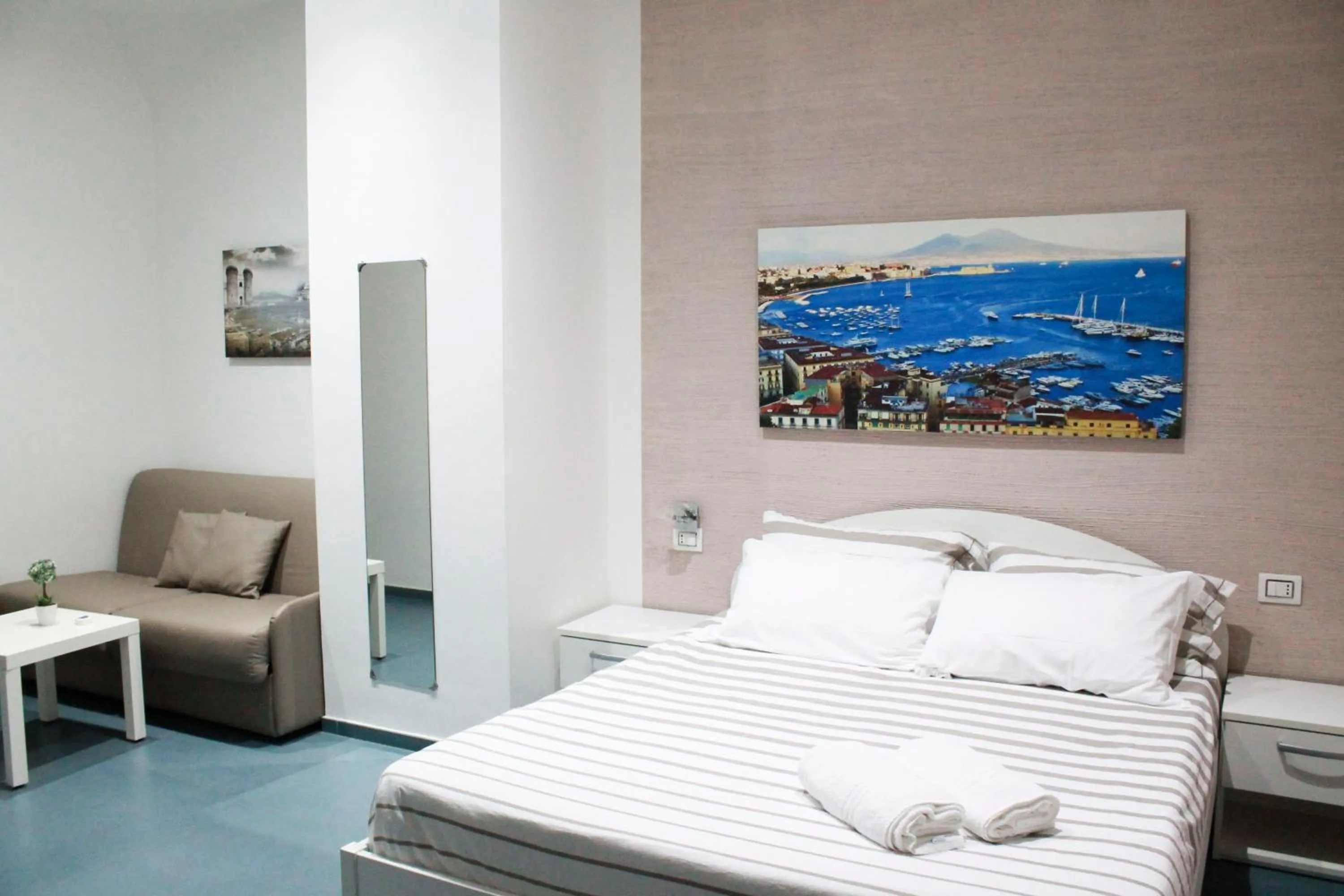 Bedroom, Bed in Mascalzone latino luxury rooms