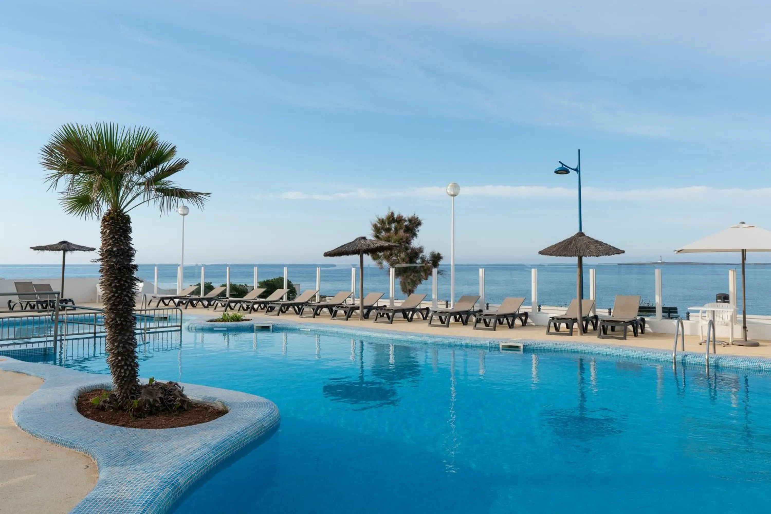 Solarium in AluaSun Far Menorca