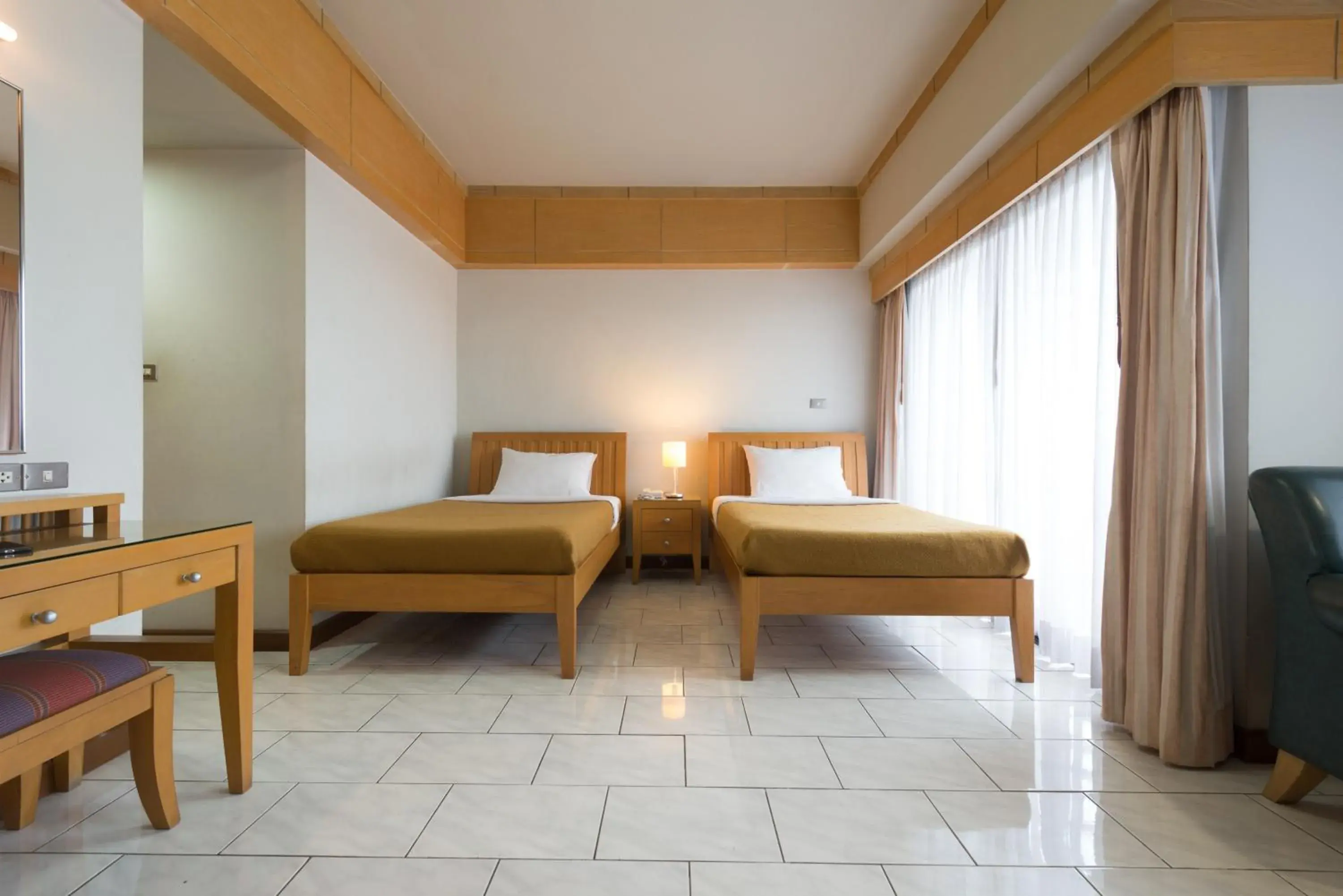 Twin Room with Shower in Baan Pratoom Twin Room with Shower in Baan Pratoom