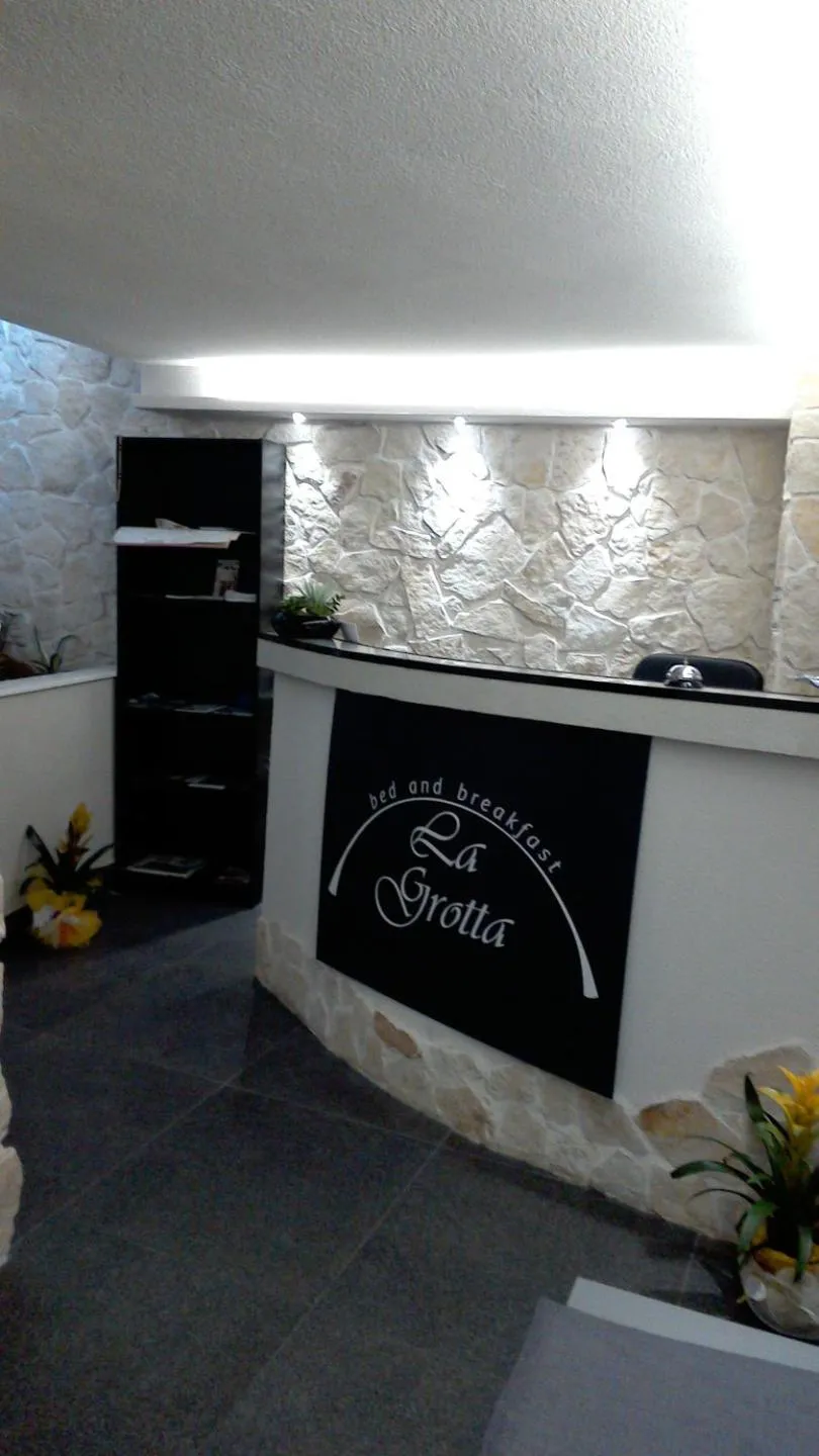 Lobby or reception in B&B La Grotta