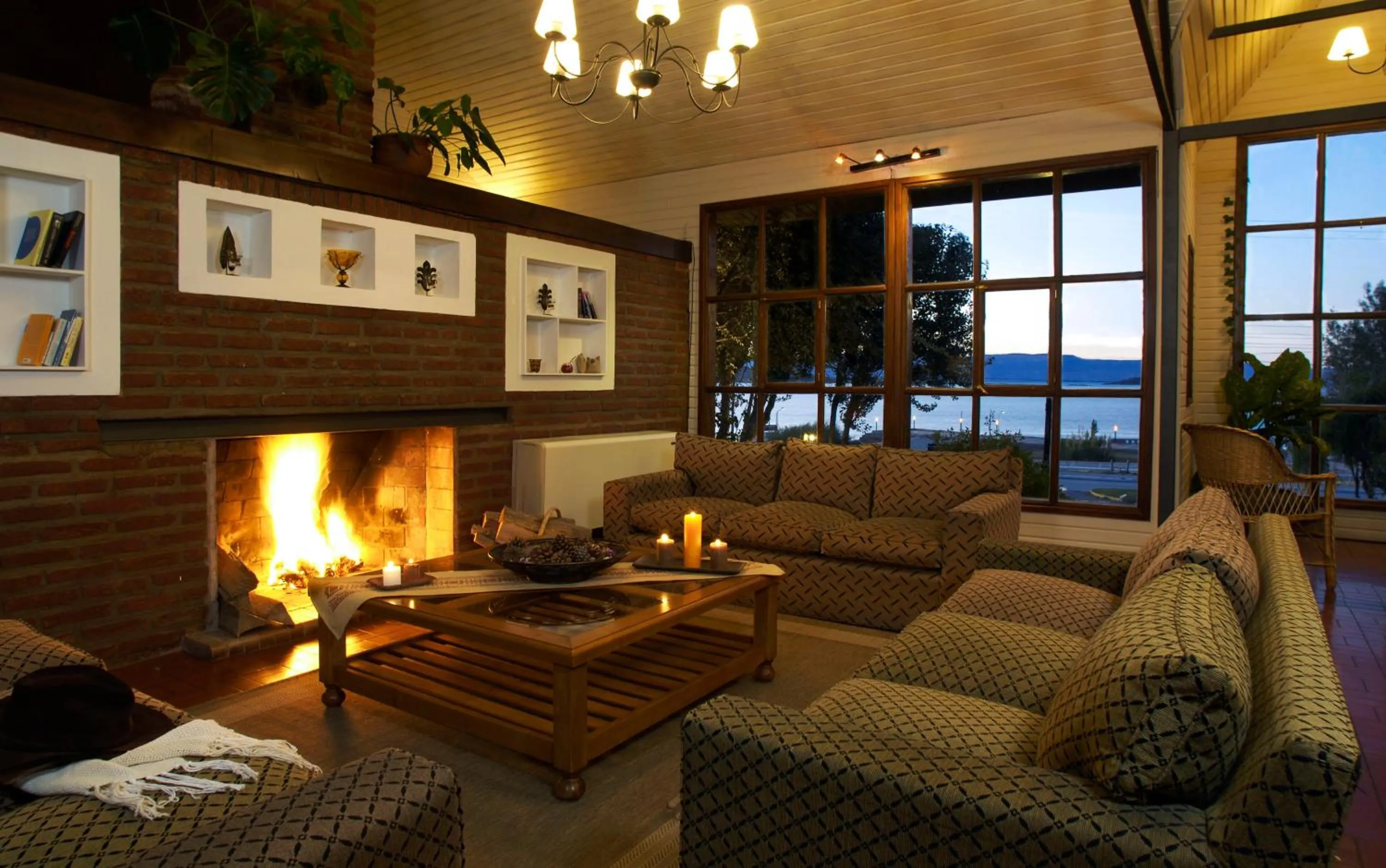 Communal lounge/ TV room in Lar Aike