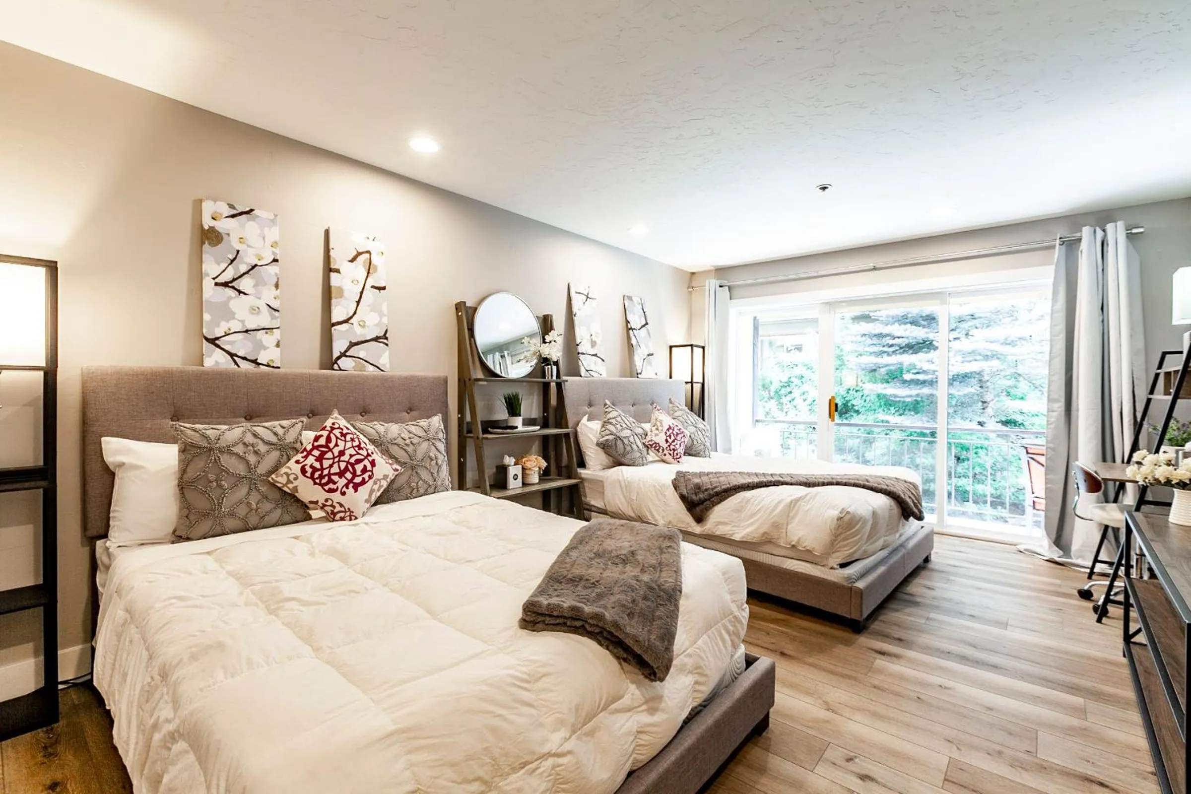 Bed in Treasure Mountain Inn