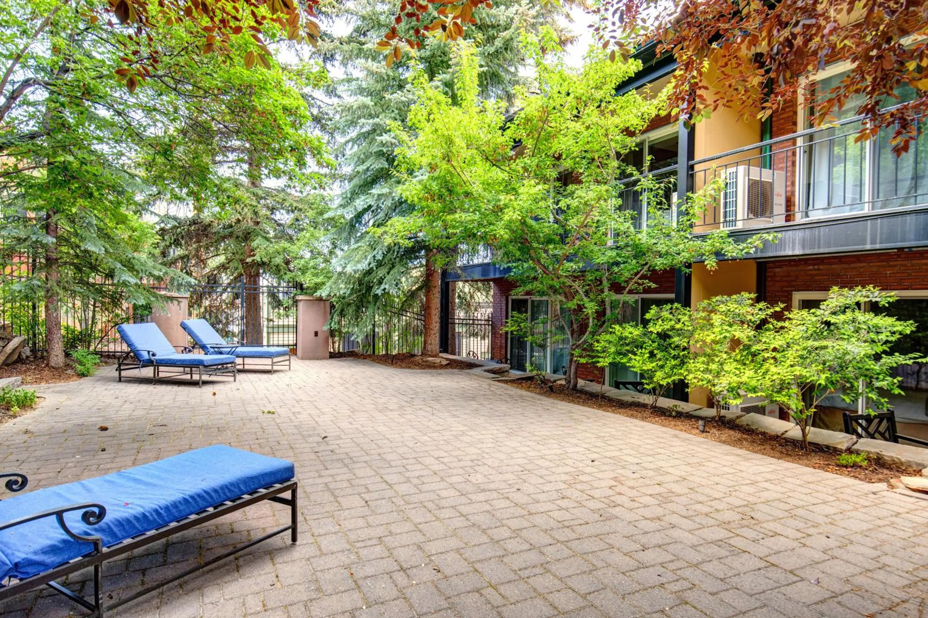 Treasure Mountain Inn