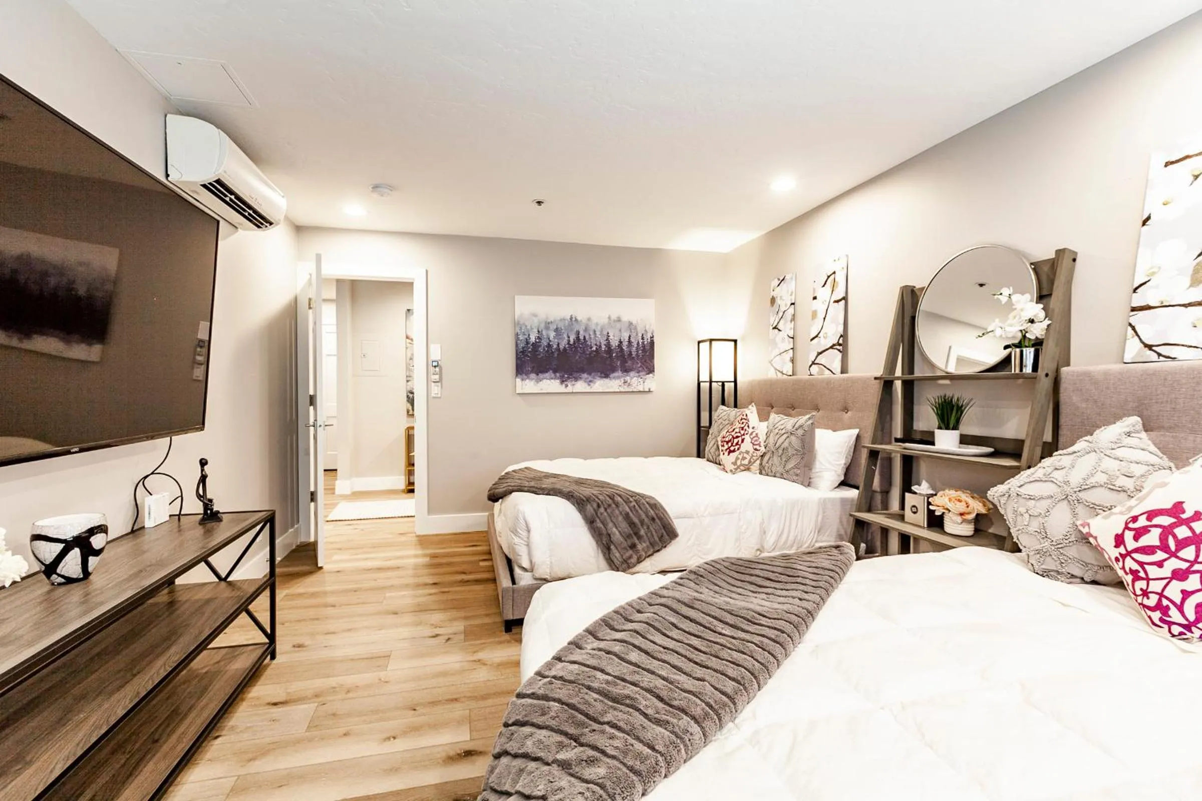 Bed in Treasure Mountain Inn