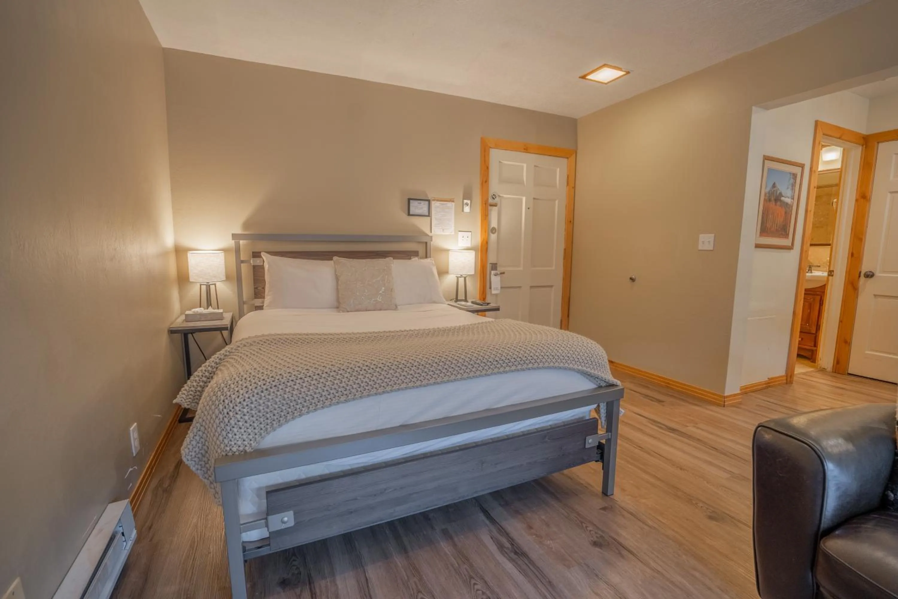 Bed in Treasure Mountain Inn