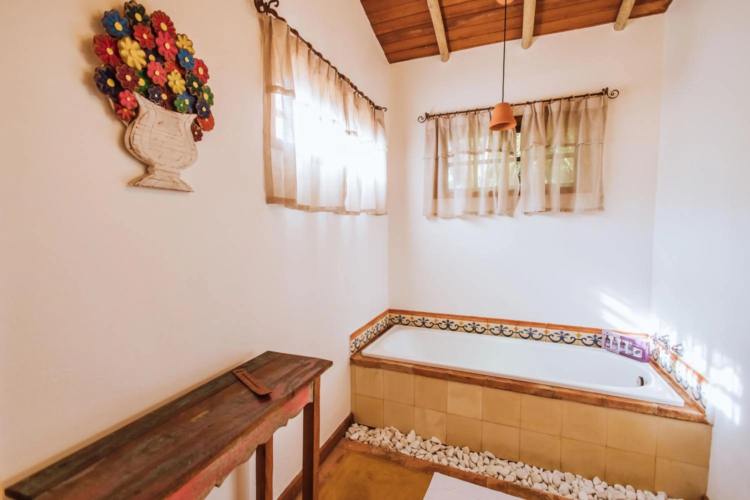 Bath, Bed in Pousada Terra Madre