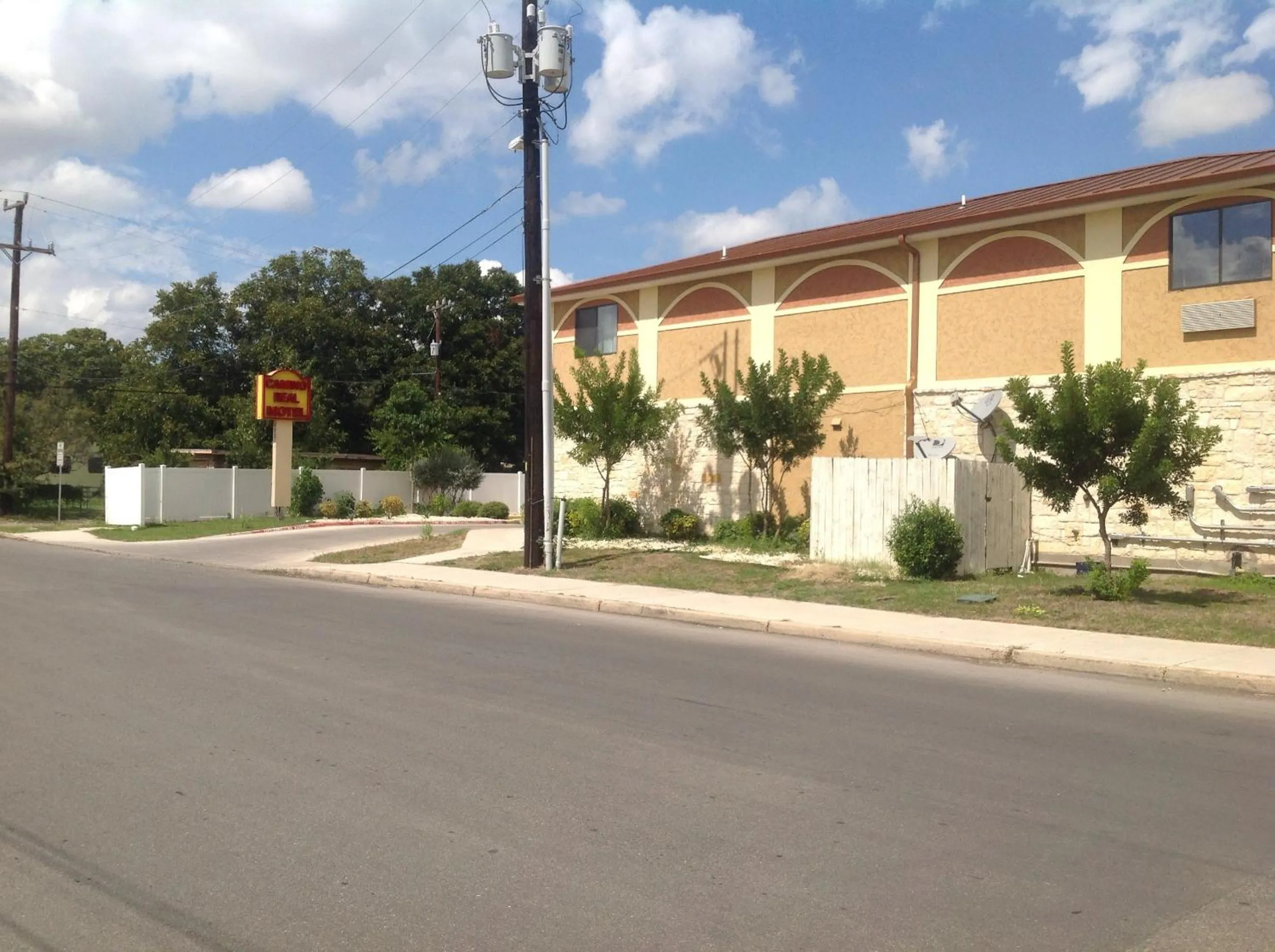 Area and facilities in Camino Real Motel