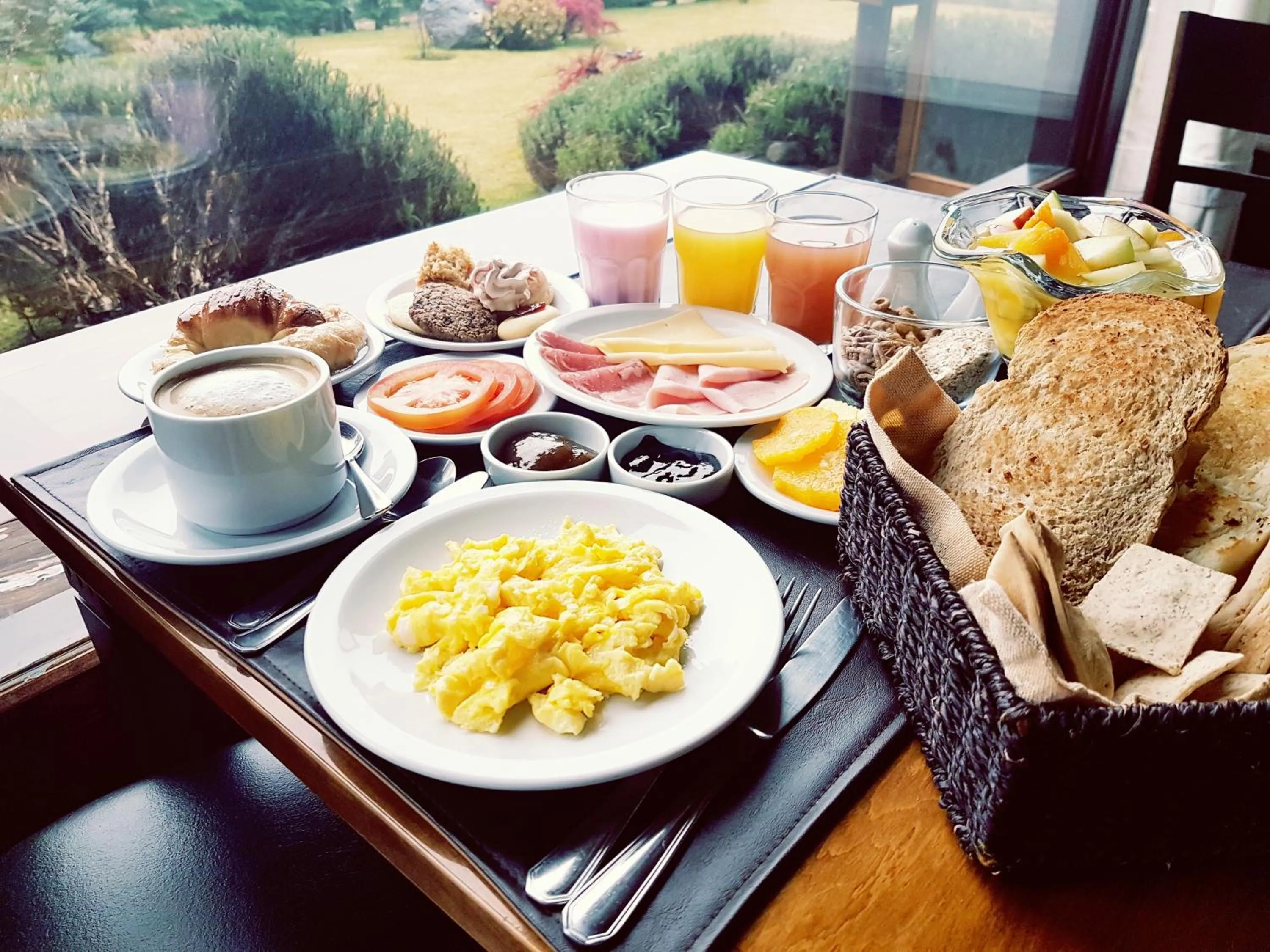 Breakfast in Patagonia Queen Hotel Boutique