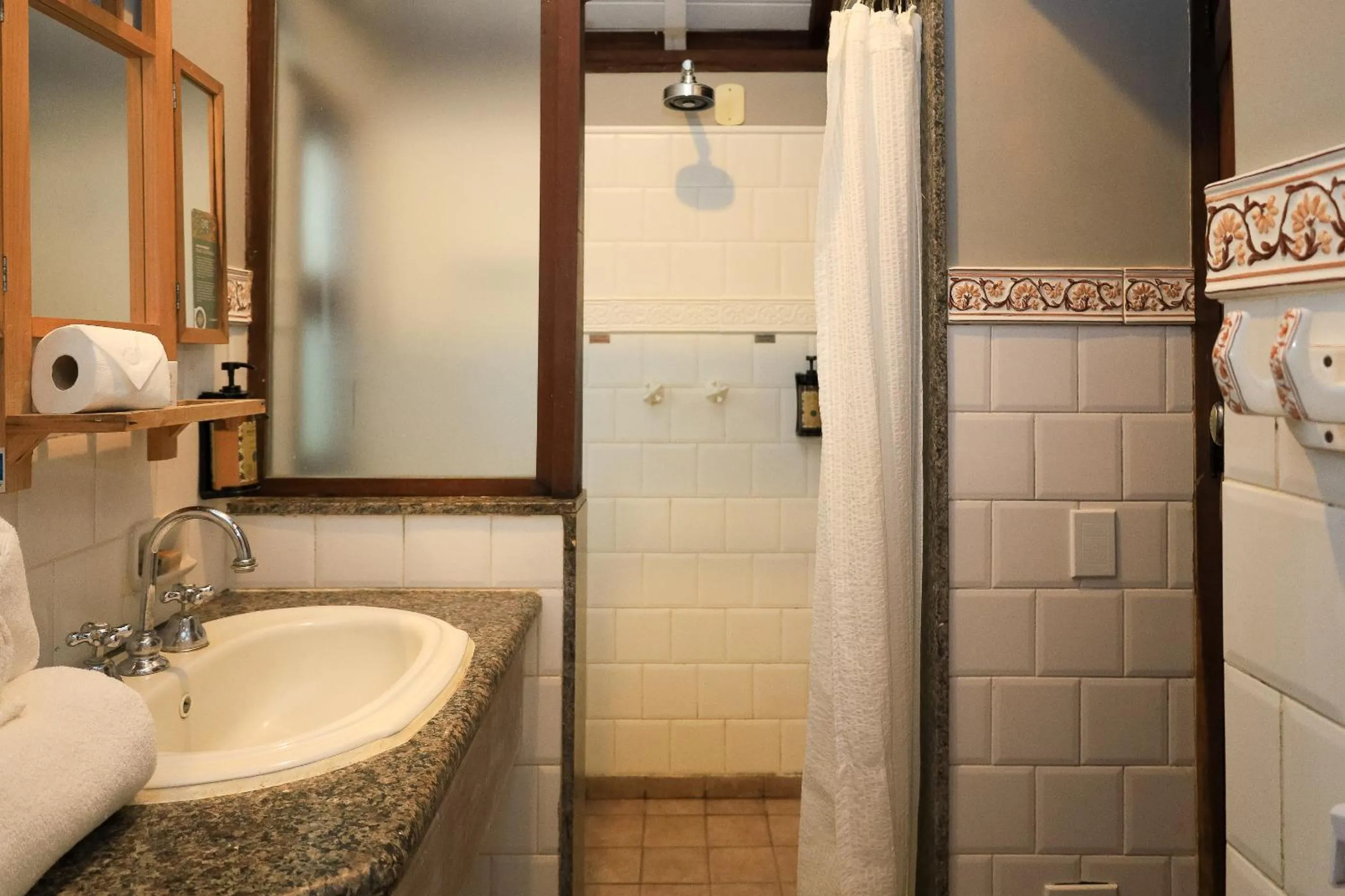 Bathroom in Vila Angatu Eco Resort & SPA