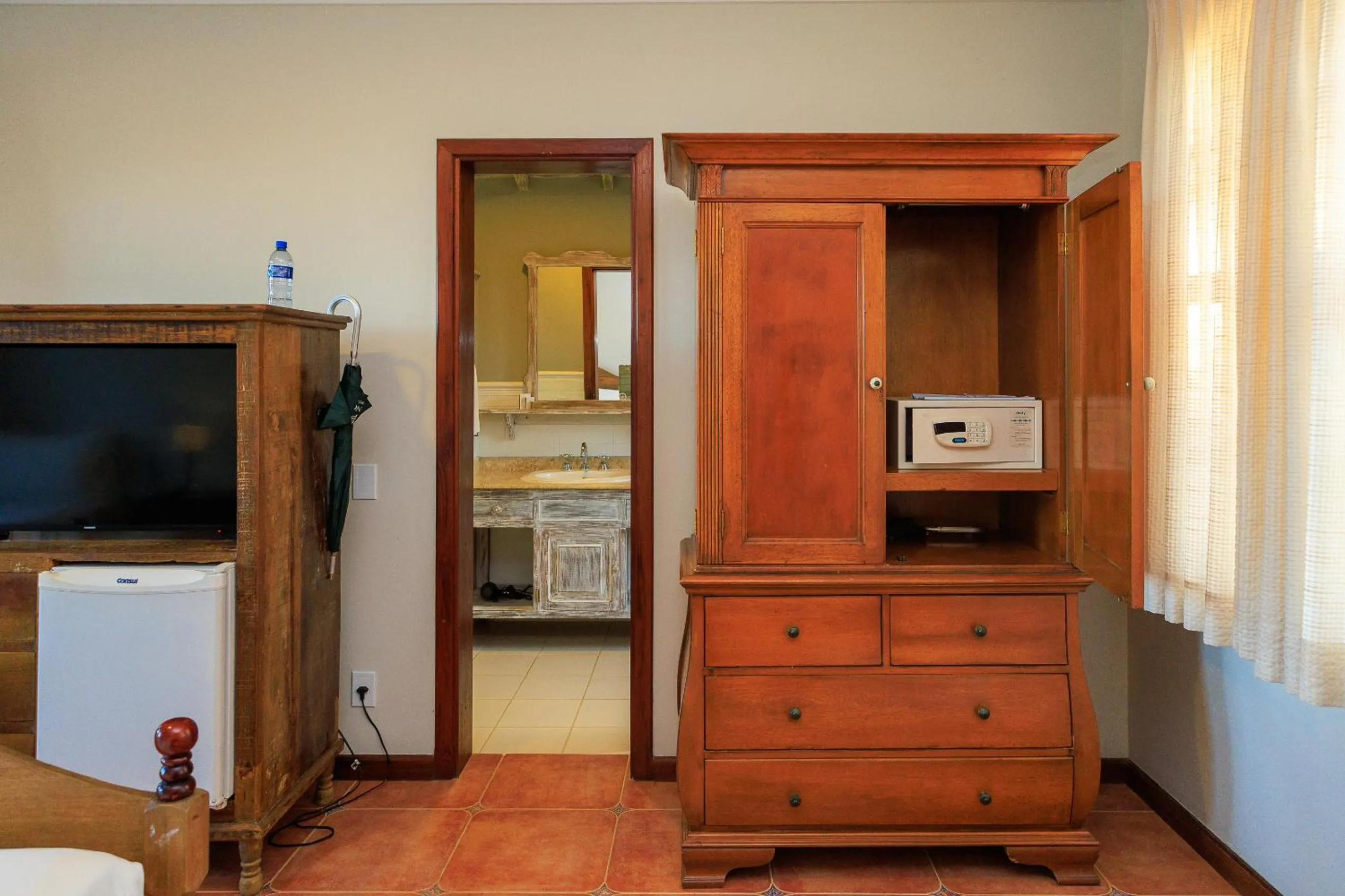 TV and multimedia in Vila Angatu Eco Resort & SPA