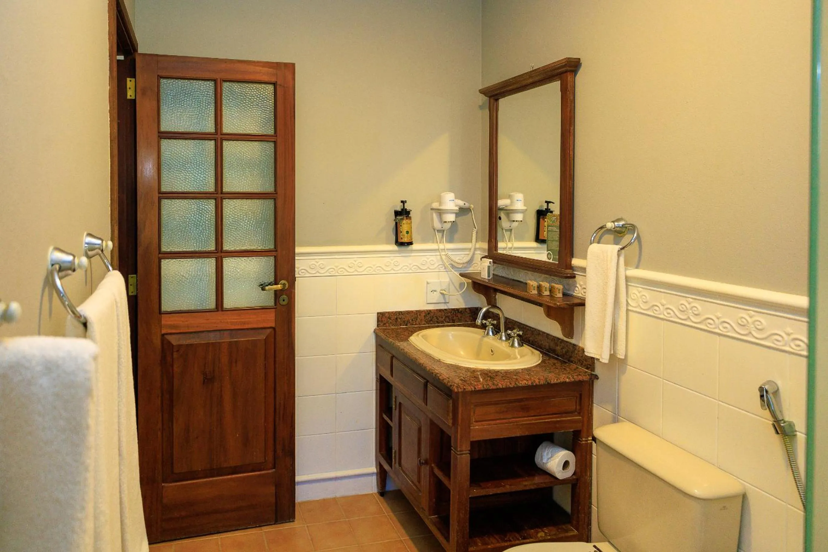 Bathroom in Vila Angatu Eco Resort & SPA