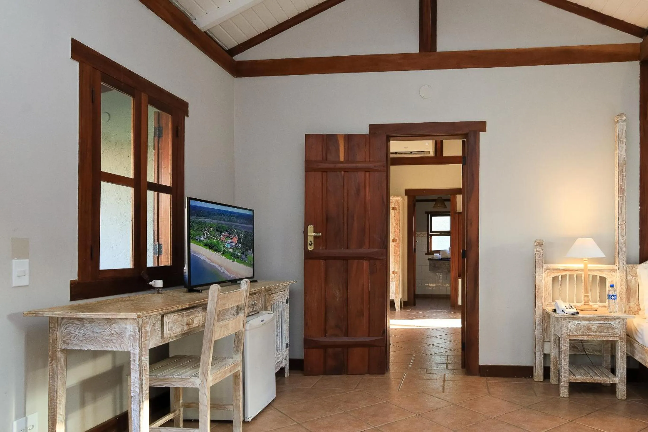 TV and multimedia in Vila Angatu Eco Resort & SPA