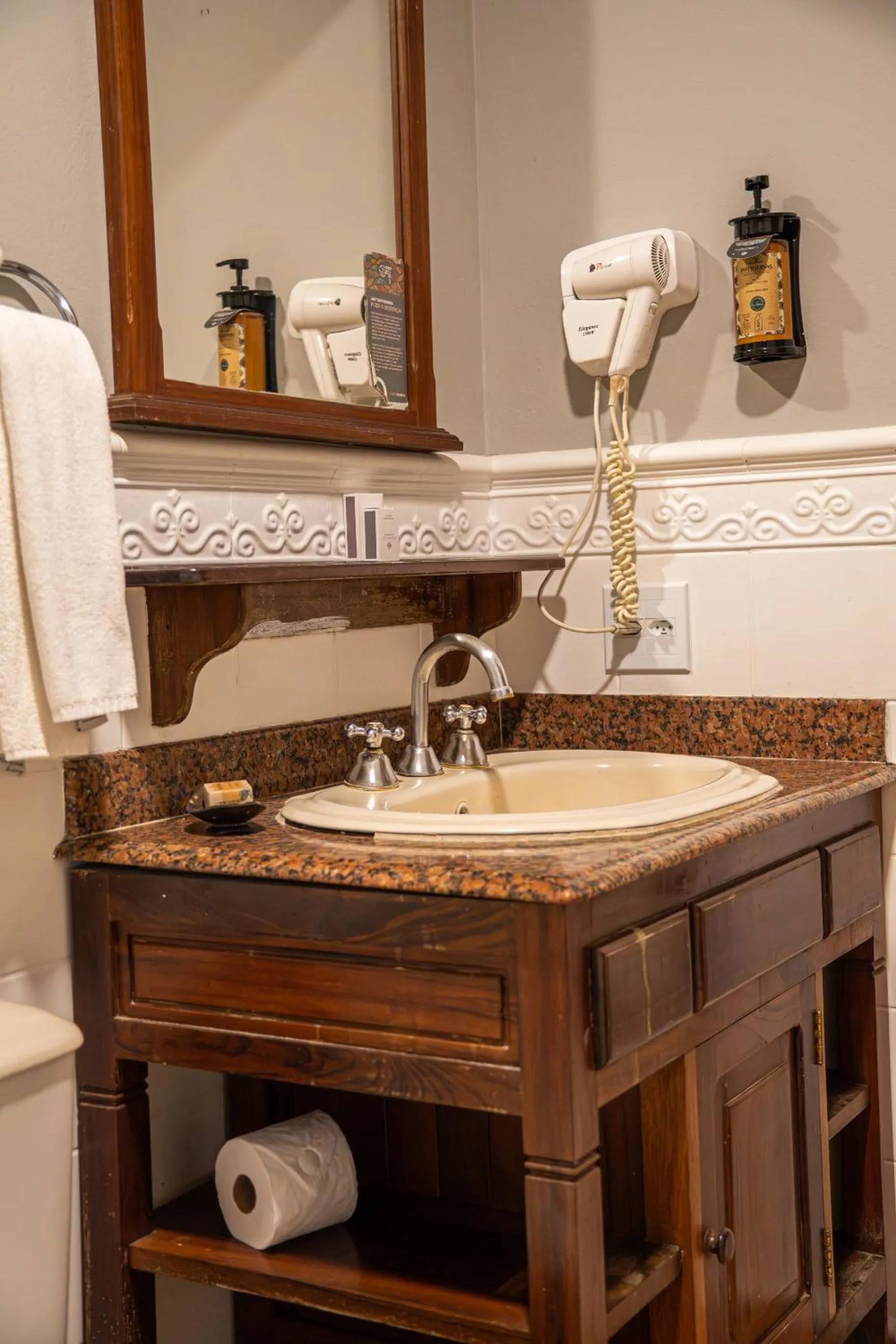 Bathroom in Vila Angatu Eco Resort & SPA