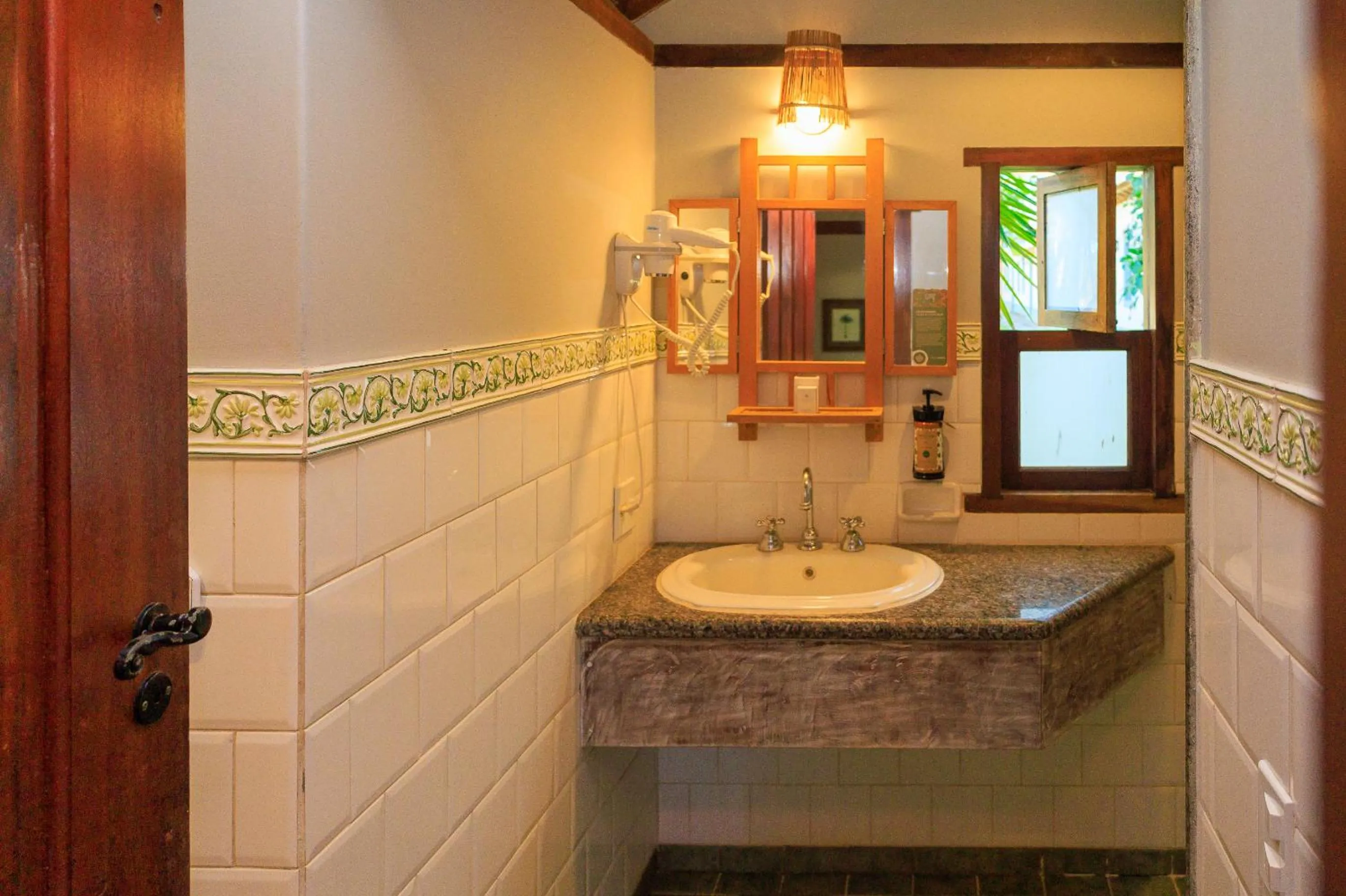 Bathroom in Vila Angatu Eco Resort & SPA