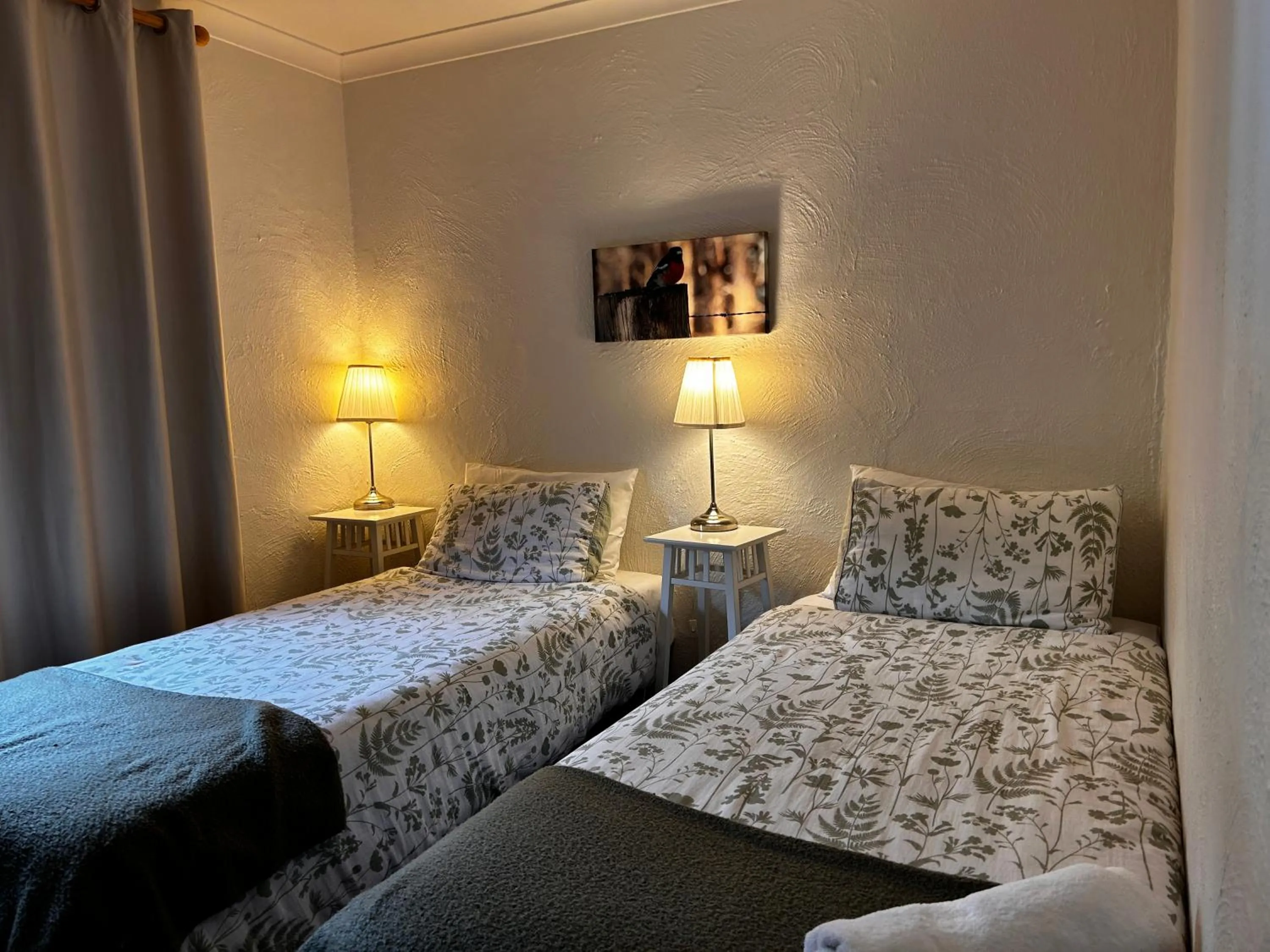 Bedroom, Bed in Clover Cottage Country Retreat