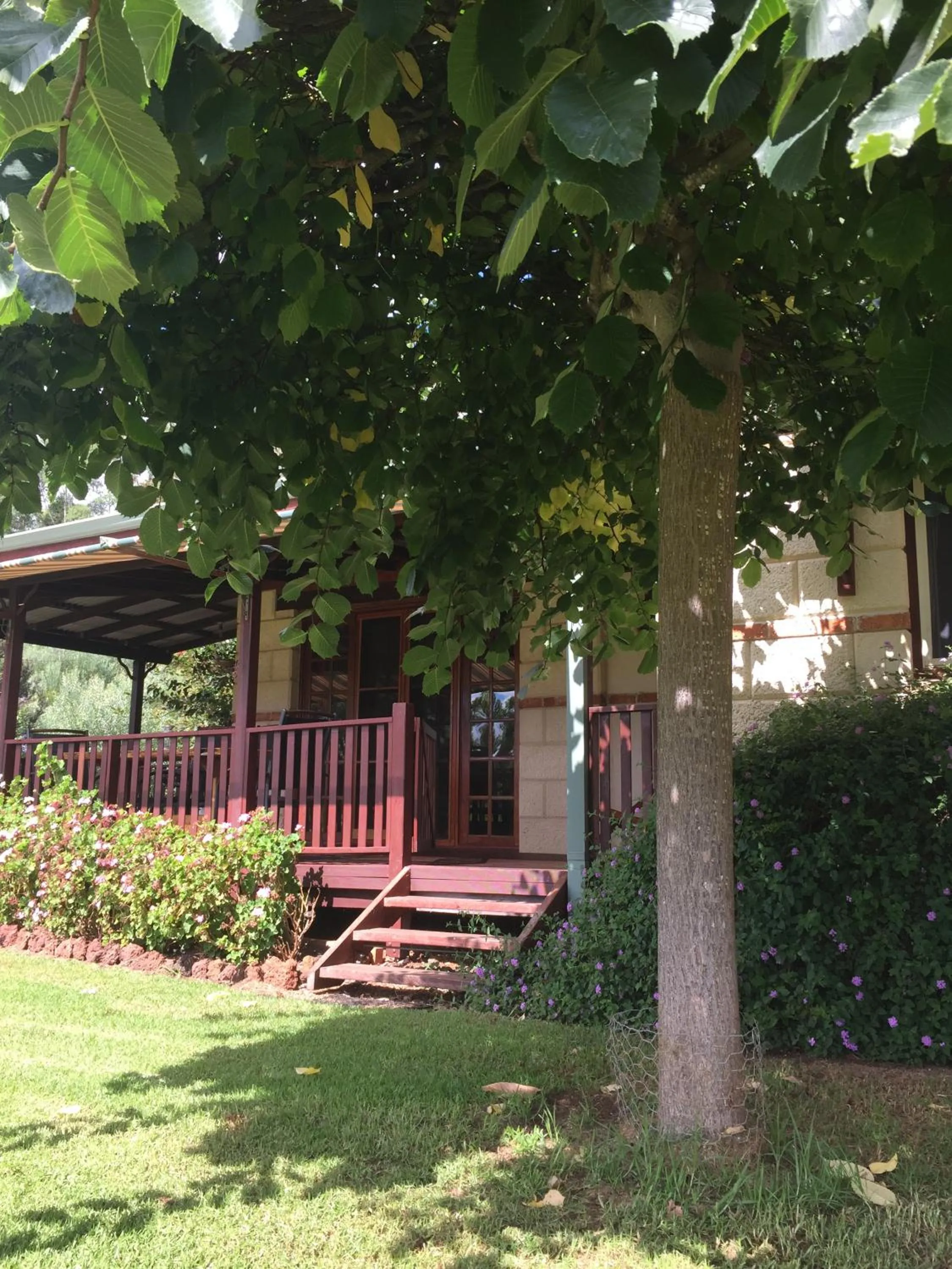 Property building in Clover Cottage Country Retreat