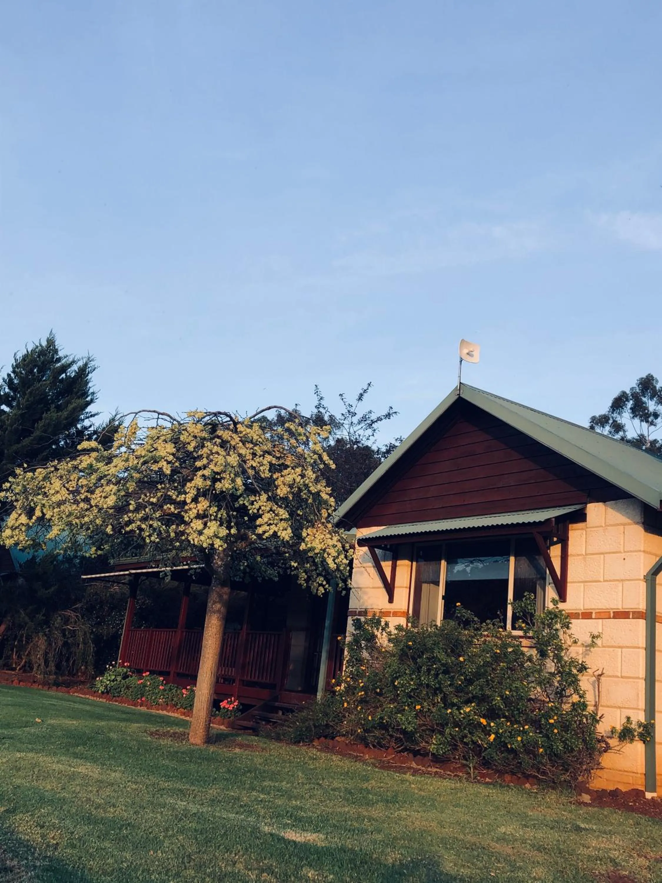 Garden in Clover Cottage Country Retreat