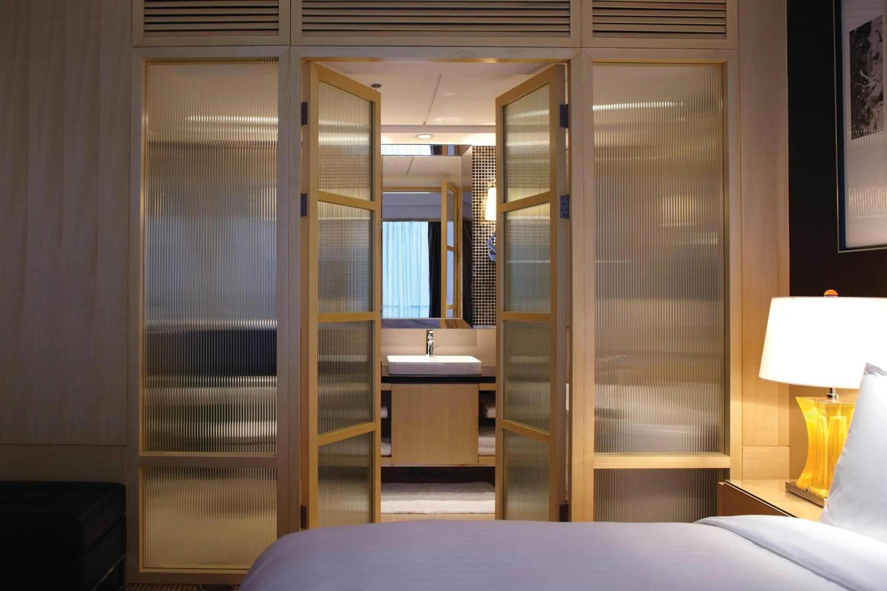 Photo of the whole room, Bed in Courtyard by Marriott Shanghai Central