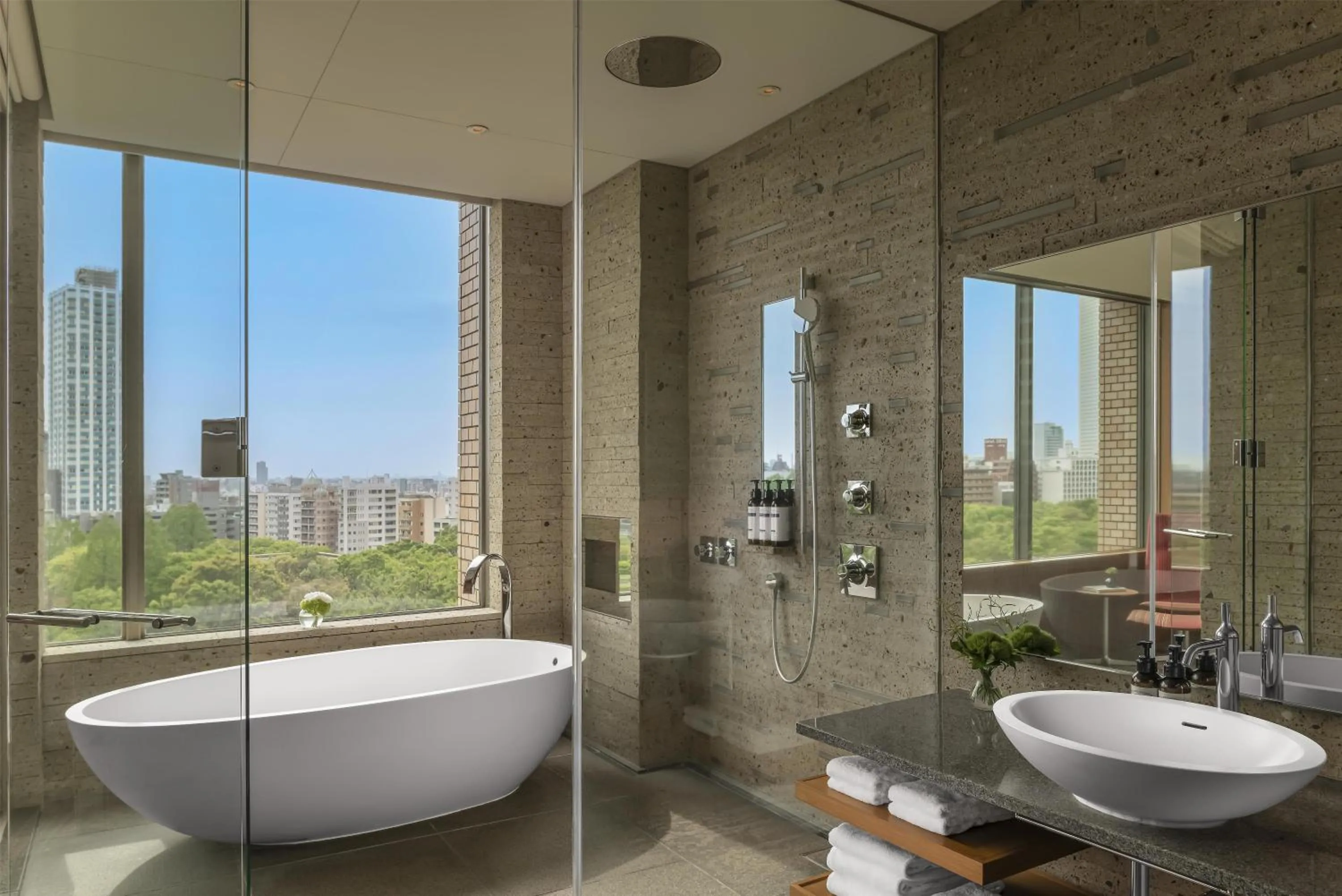 Bathroom in Hyatt Regency Tokyo