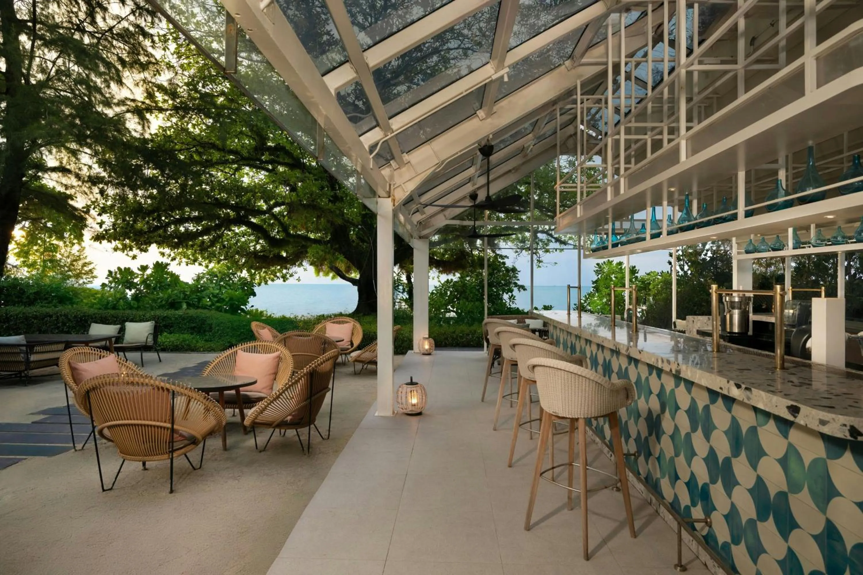 Lounge or bar in Lone Pine, Penang, a Tribute Portfolio Resort