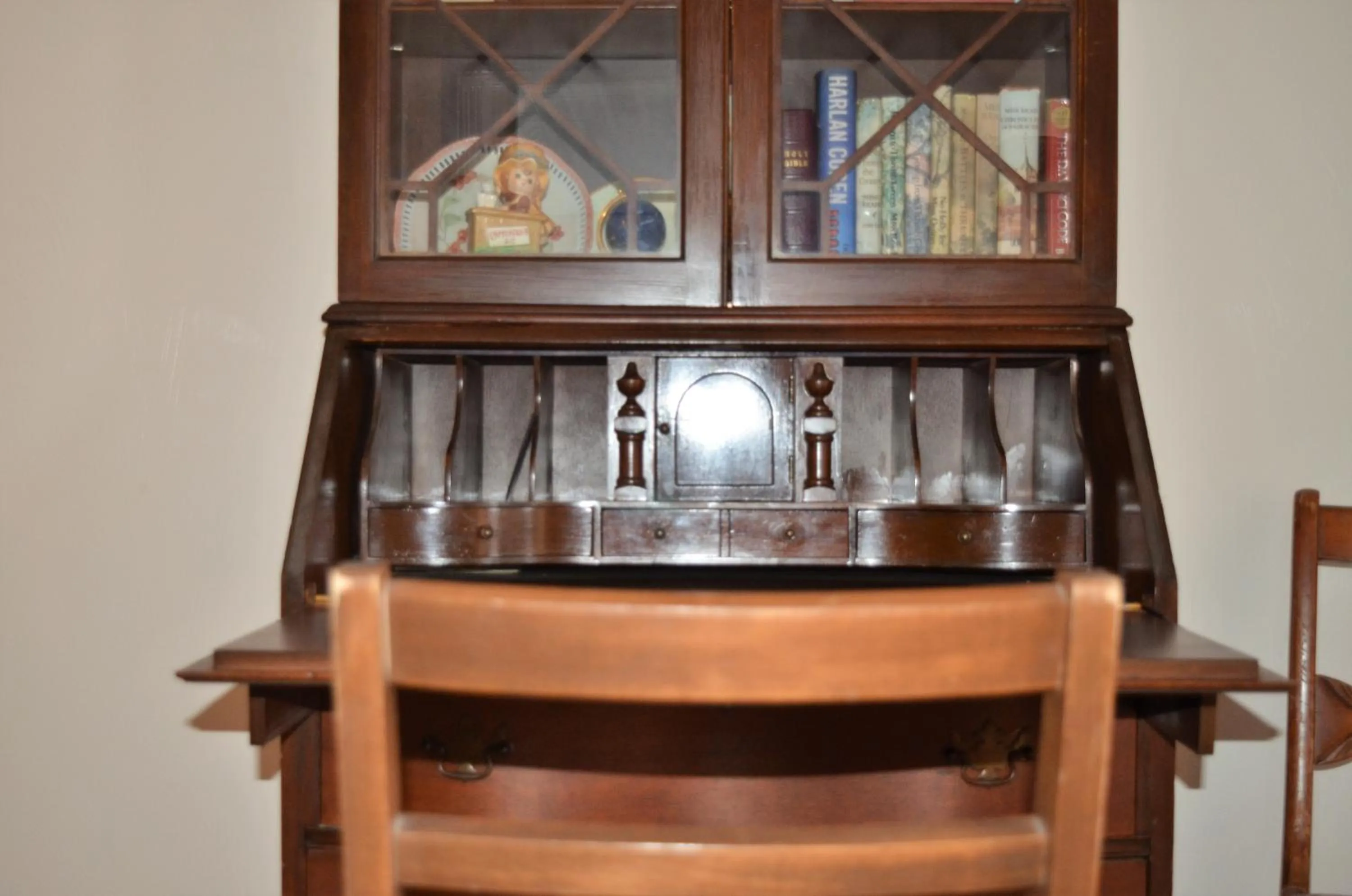 Living room in Little River Inn Motel