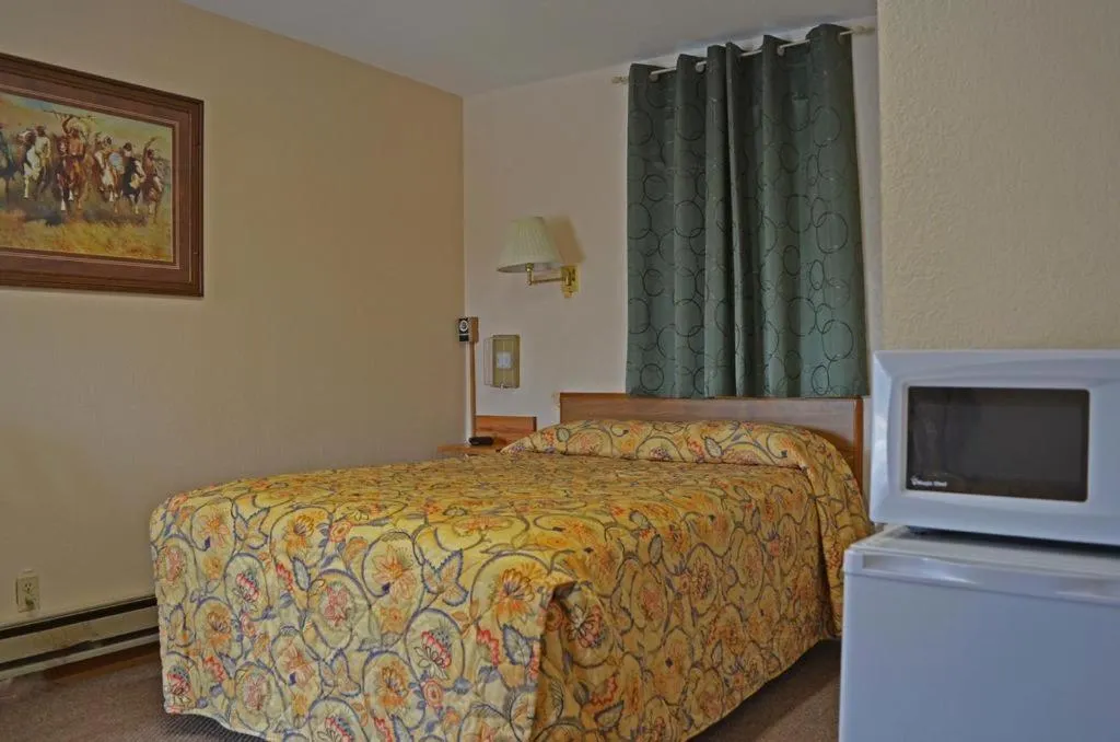 Photo of the whole room, Bed in Little River Inn Motel