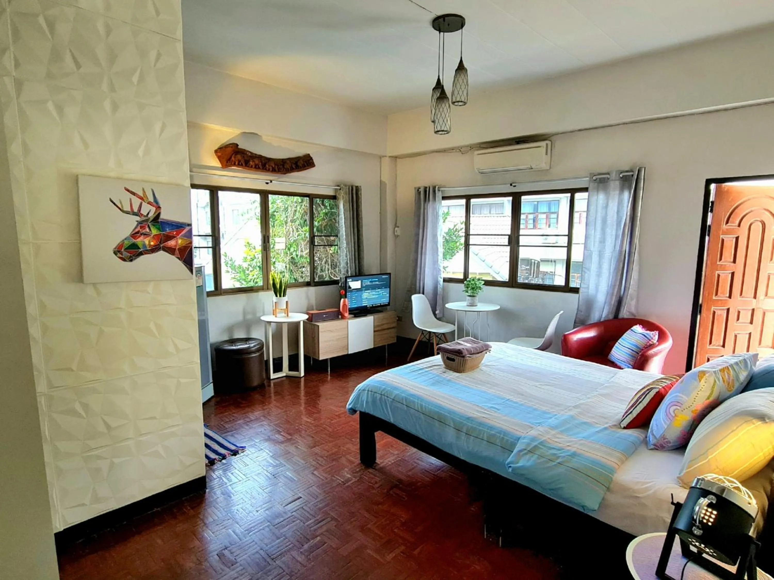 Photo of the whole room, Bed in Bed and Terrace Guesthouse Chiang Mai