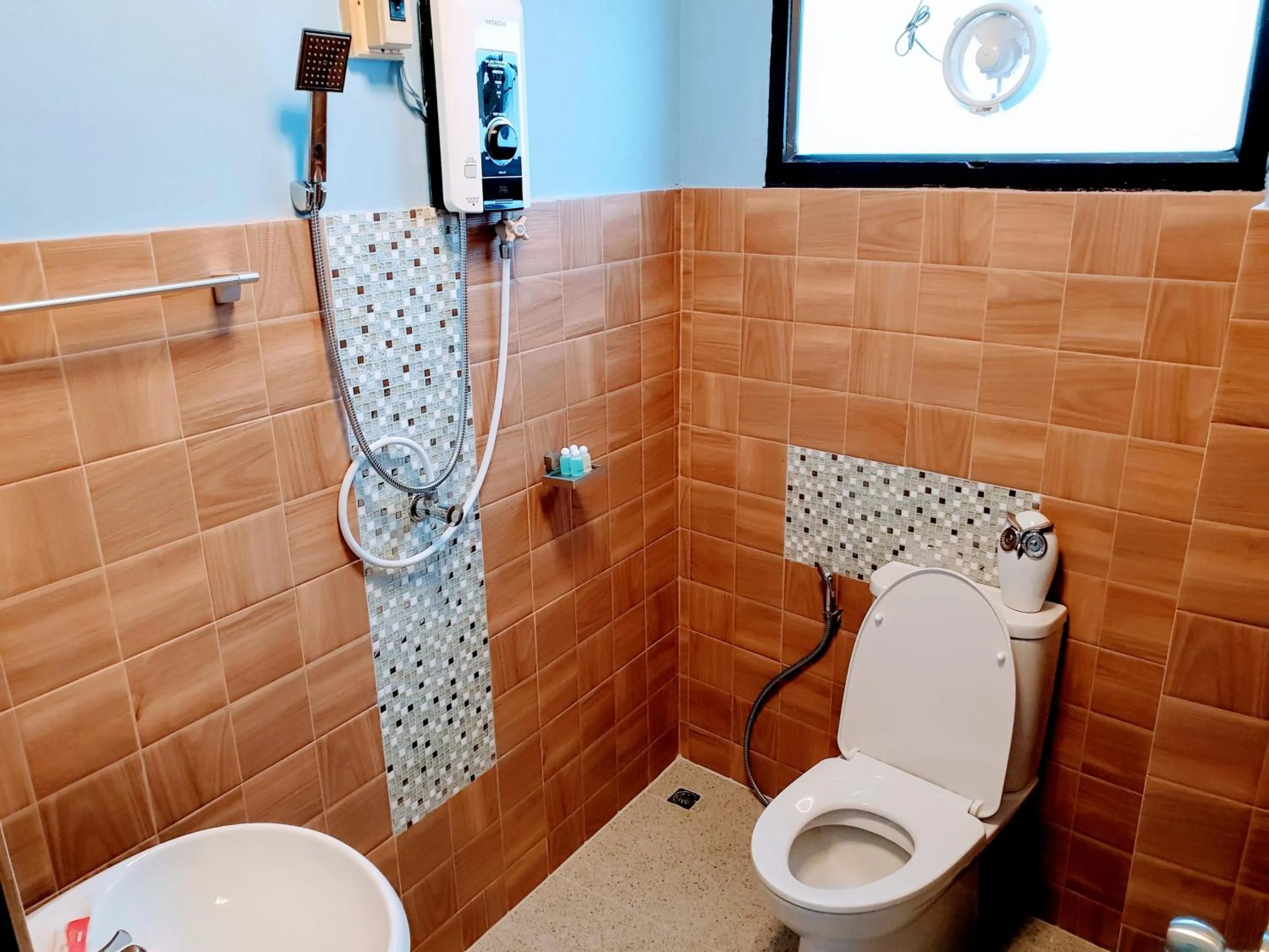 Bathroom in Bed and Terrace Guesthouse Chiang Mai