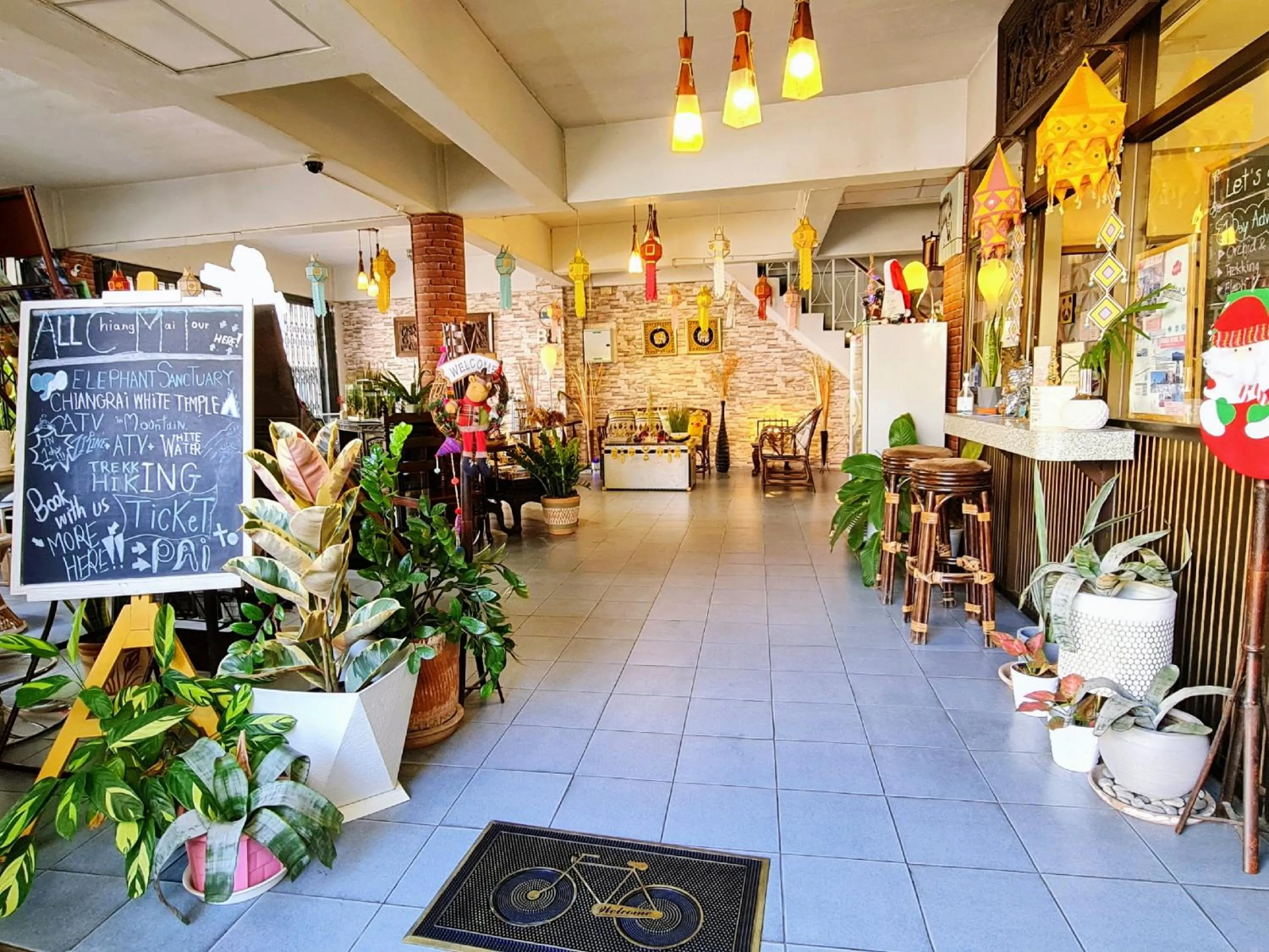 Lobby or reception in Bed and Terrace Guesthouse Chiang Mai