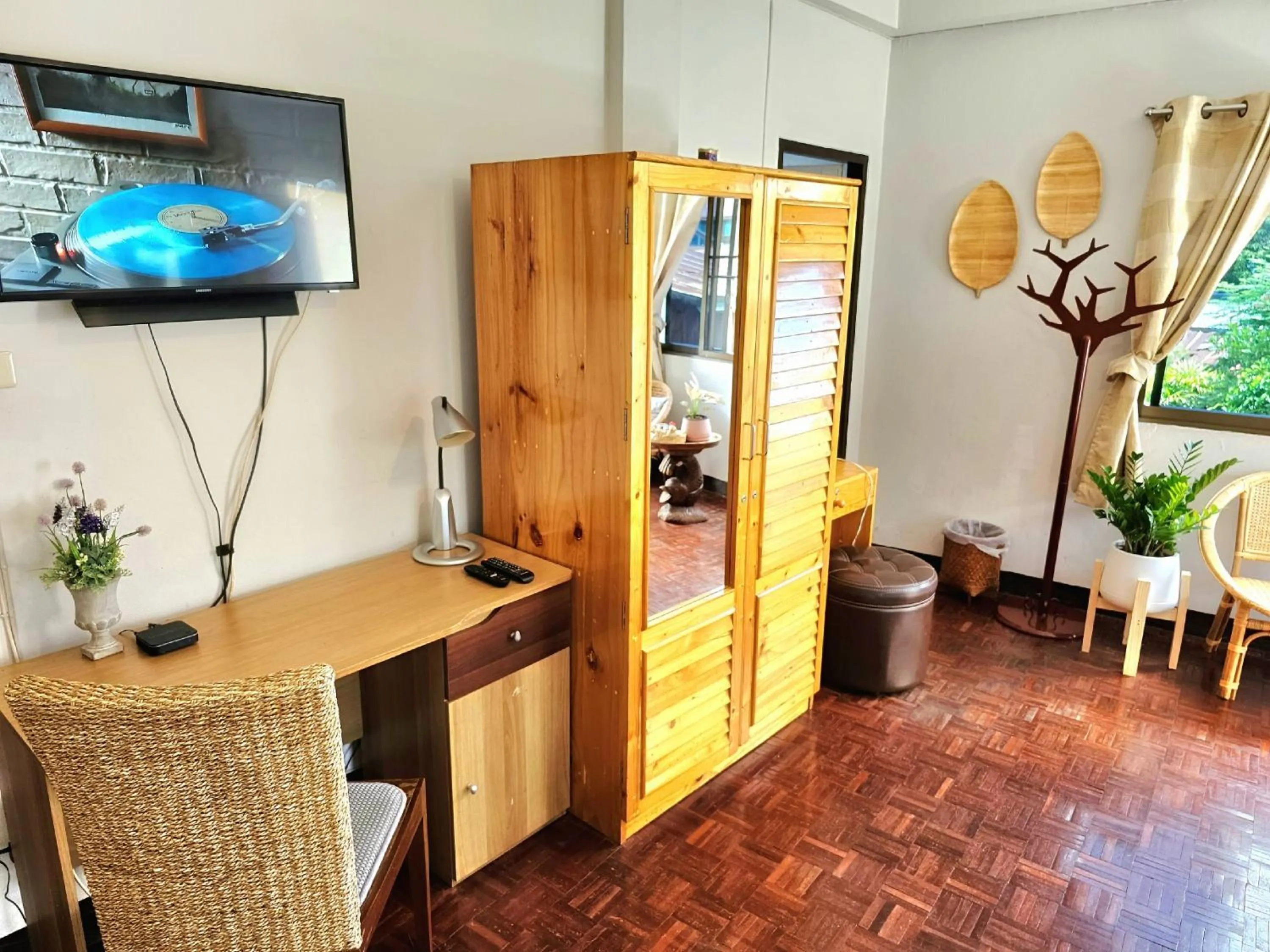 TV and multimedia in Bed and Terrace Guesthouse Chiang Mai