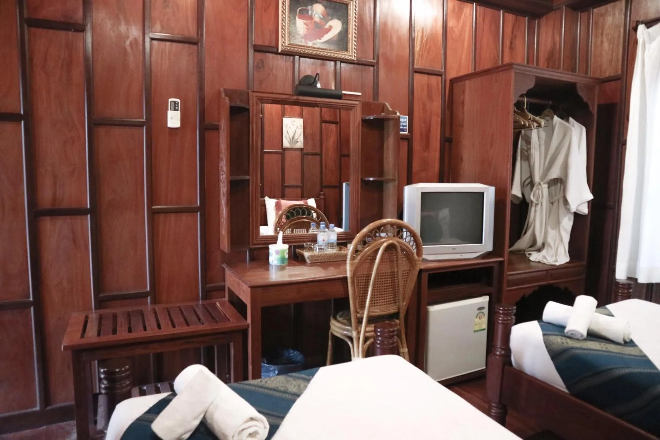 TV and multimedia, Bed in Villa Senesouk Luang Prabang