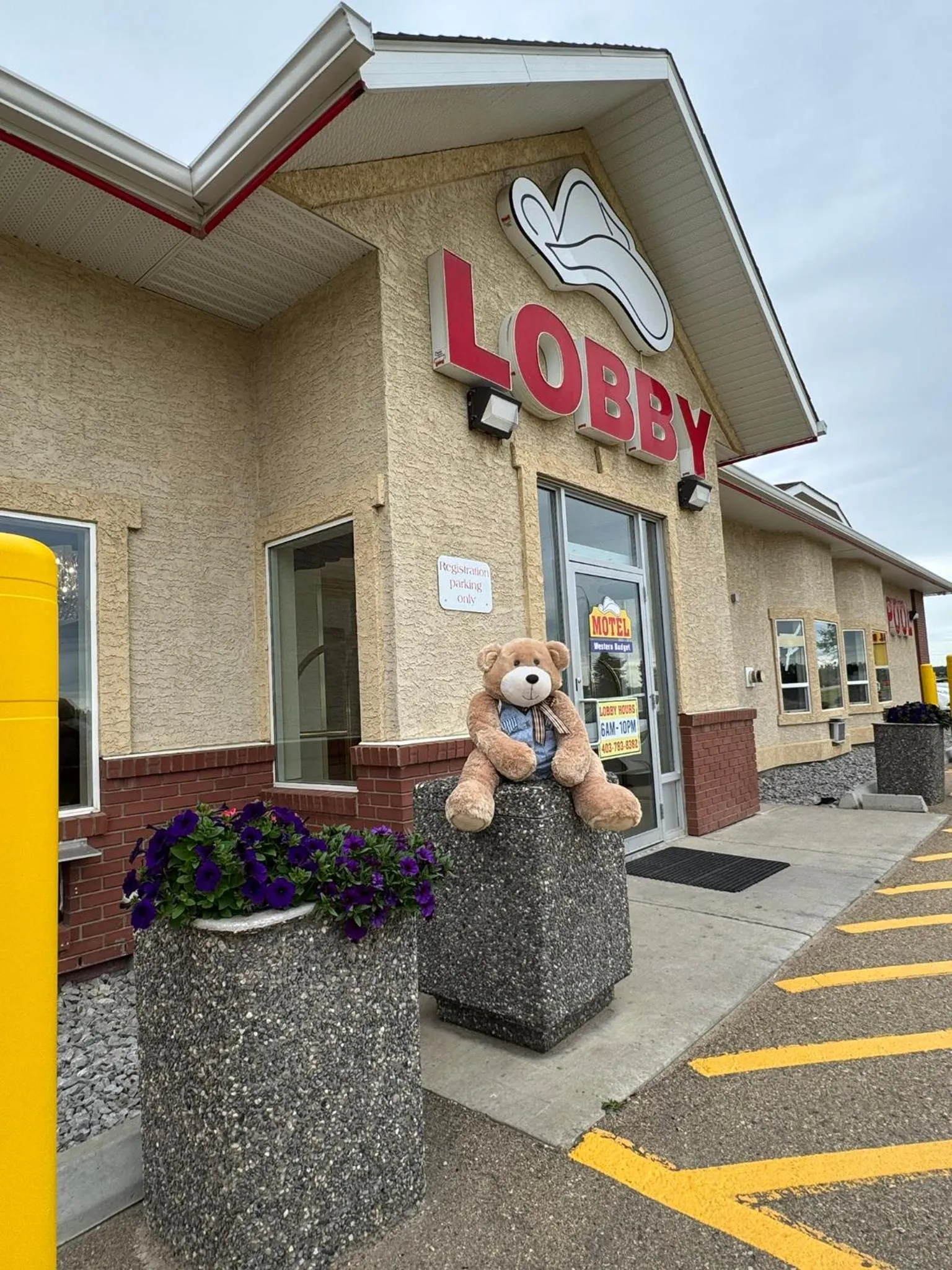 Property building in Western Budget Motel Ponoka