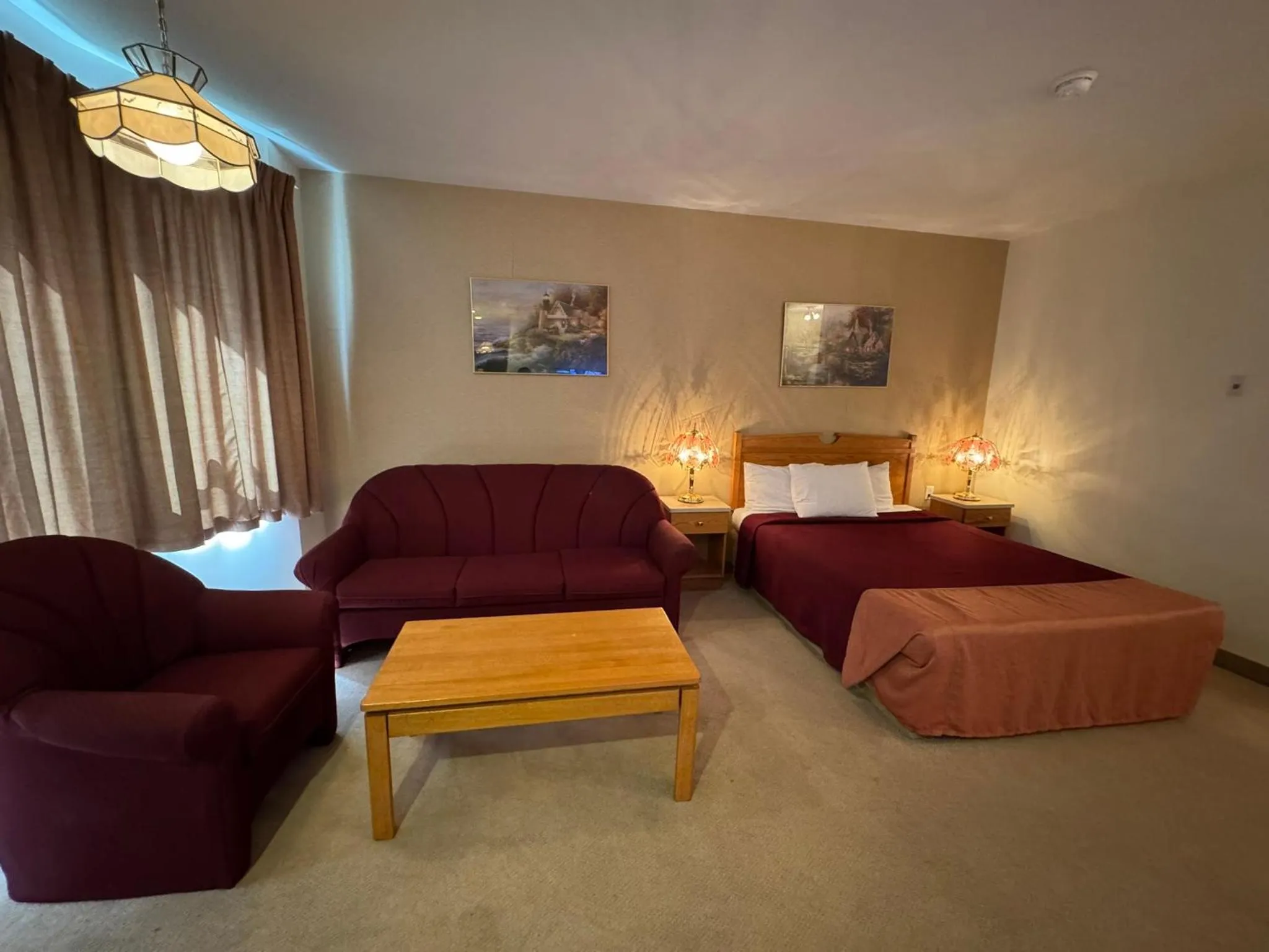 Photo of the whole room in Western Budget Motel Ponoka