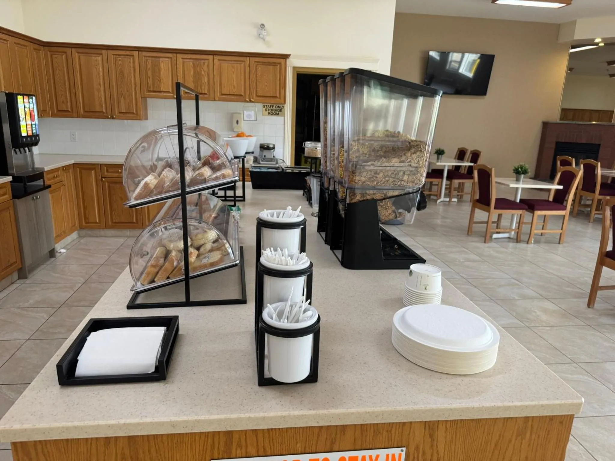 Breakfast in Western Budget Motel Ponoka