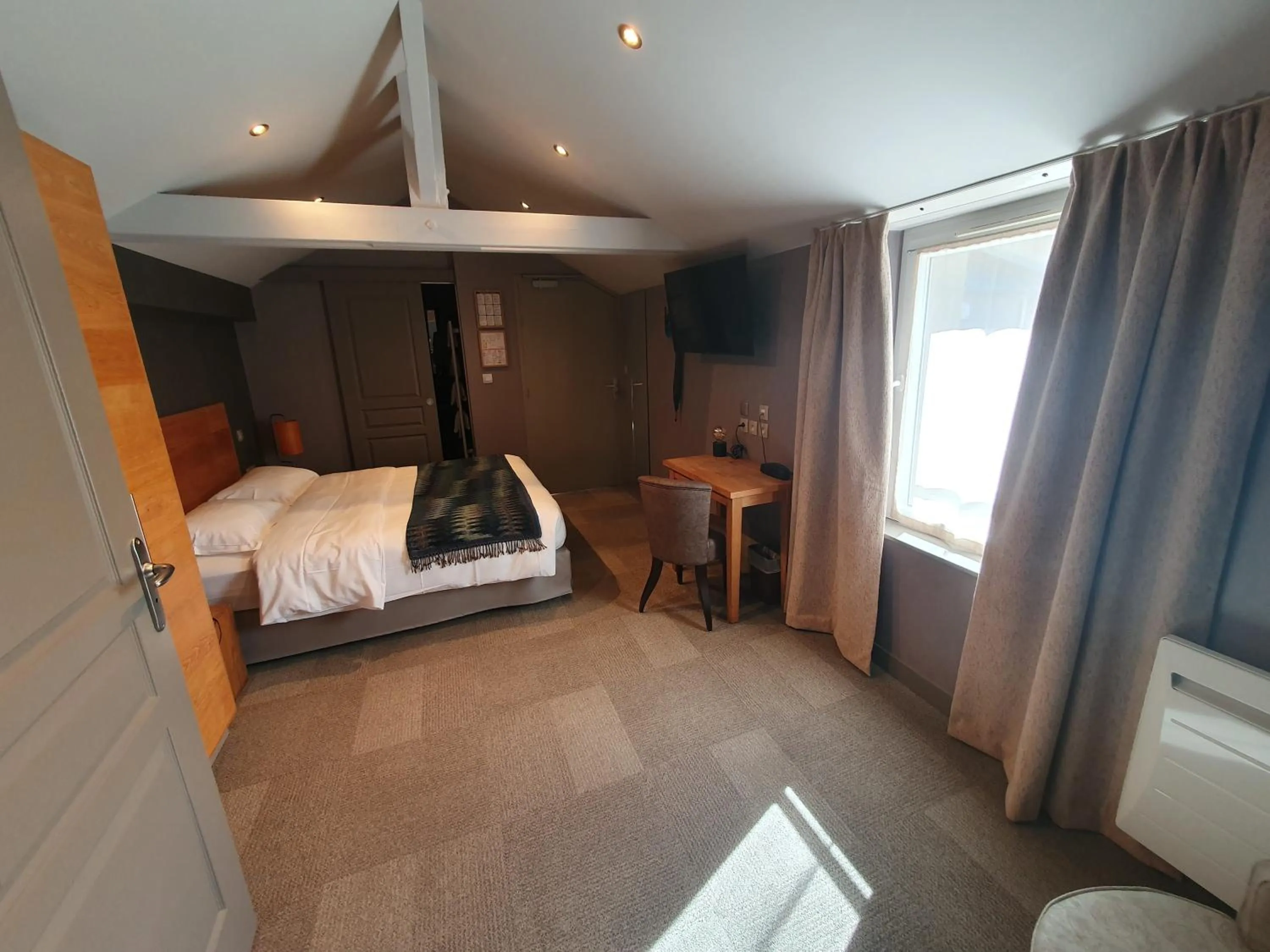 Bed in Villa Les Bains