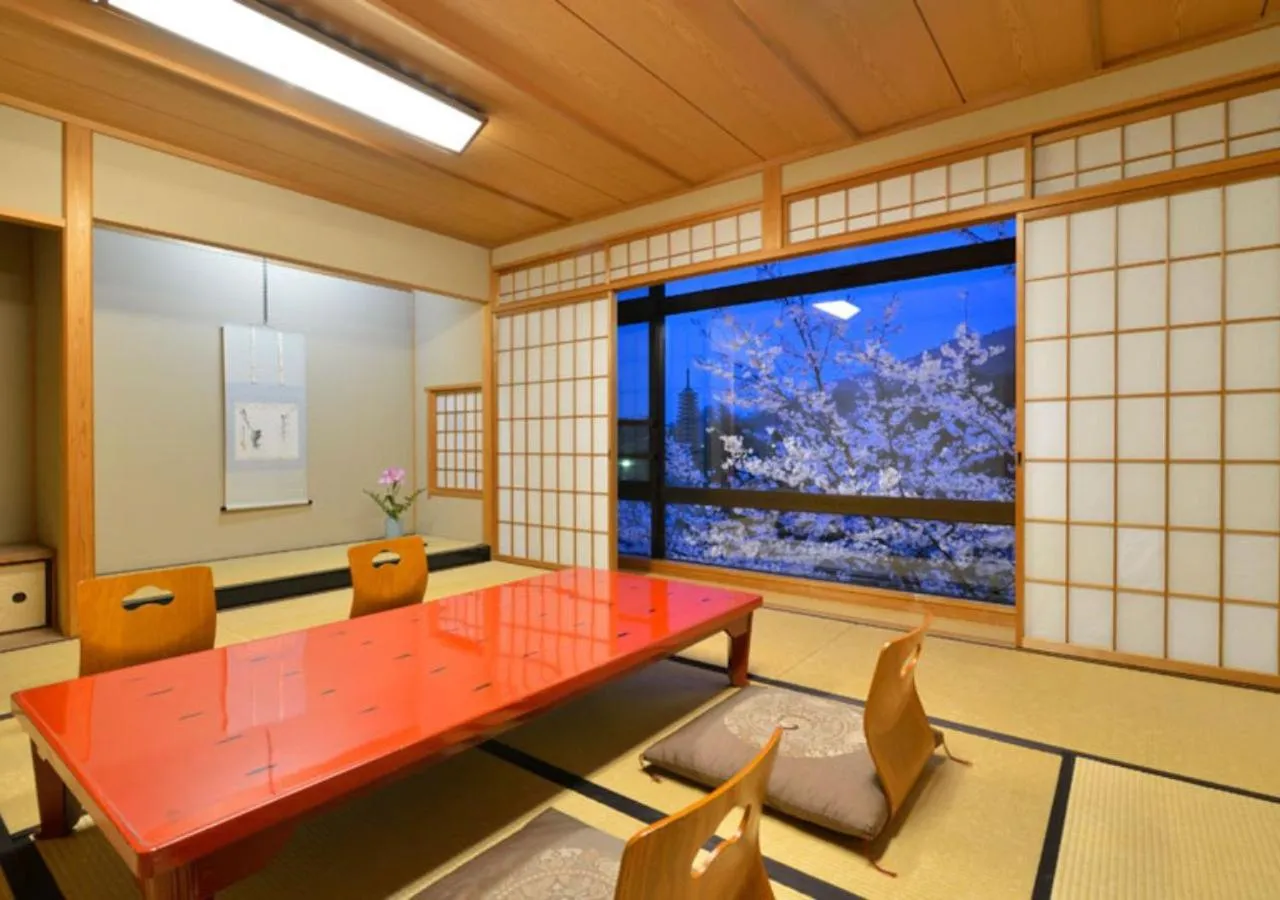 Photo of the whole room in Hanayashiki Ukifune-en