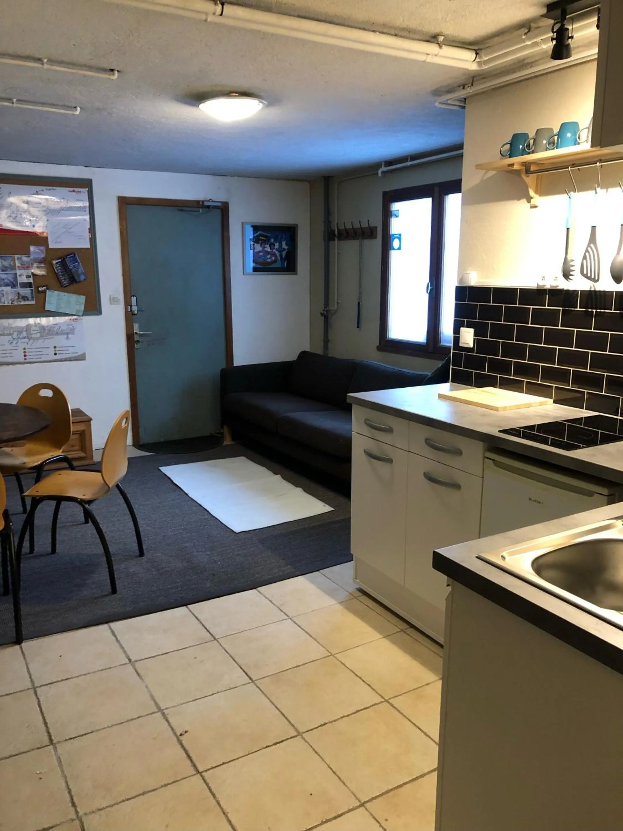 Kitchen or kitchenette in B&B Chalet Les Frenes