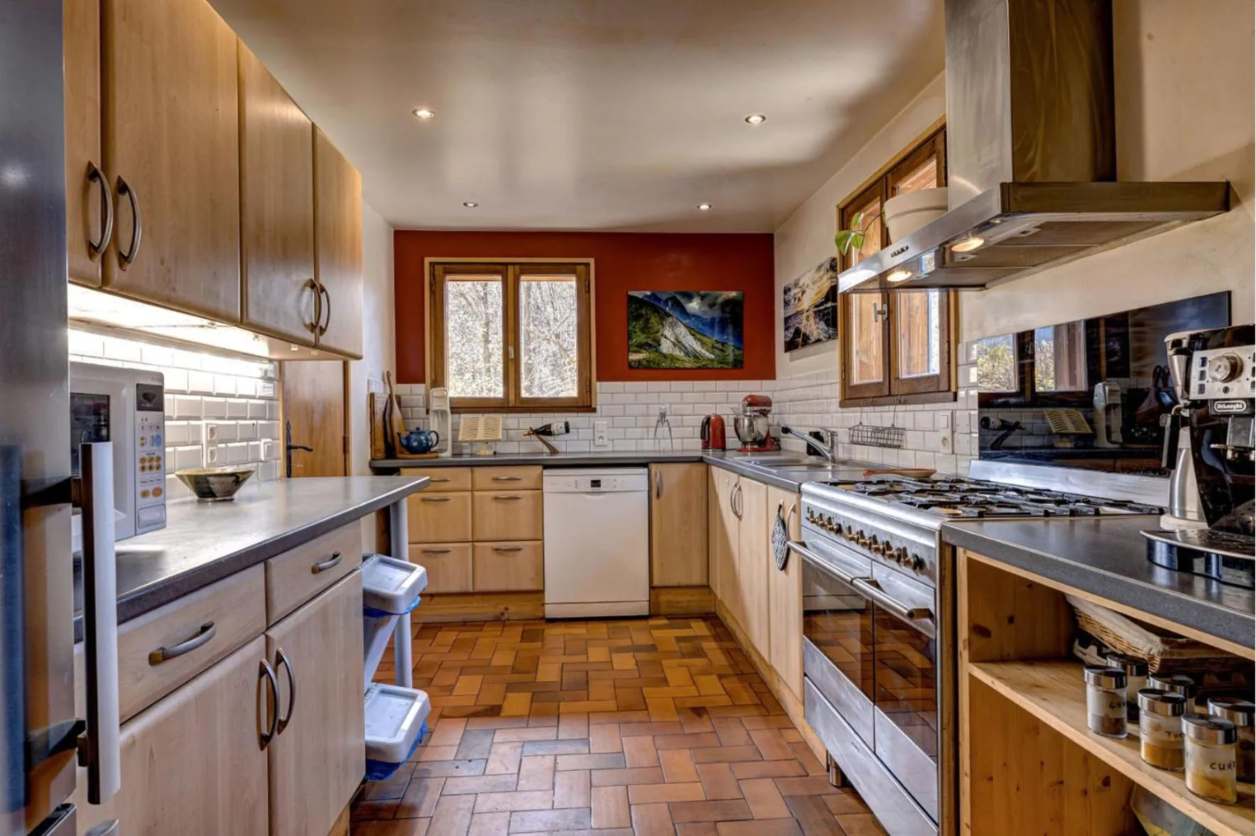 Kitchen or kitchenette in Chalet Les Frenes