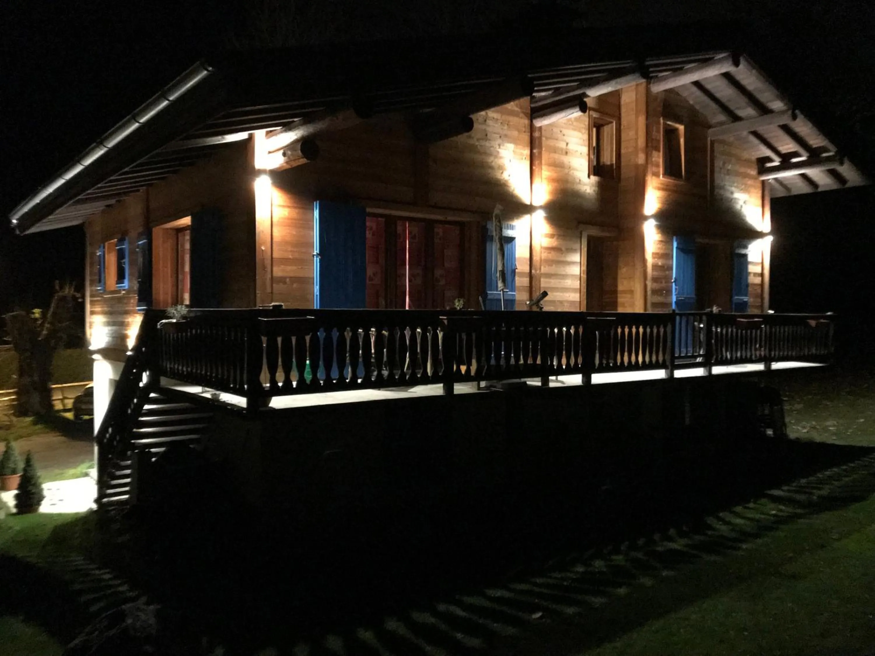 Property building in B&B Chalet Les Frenes