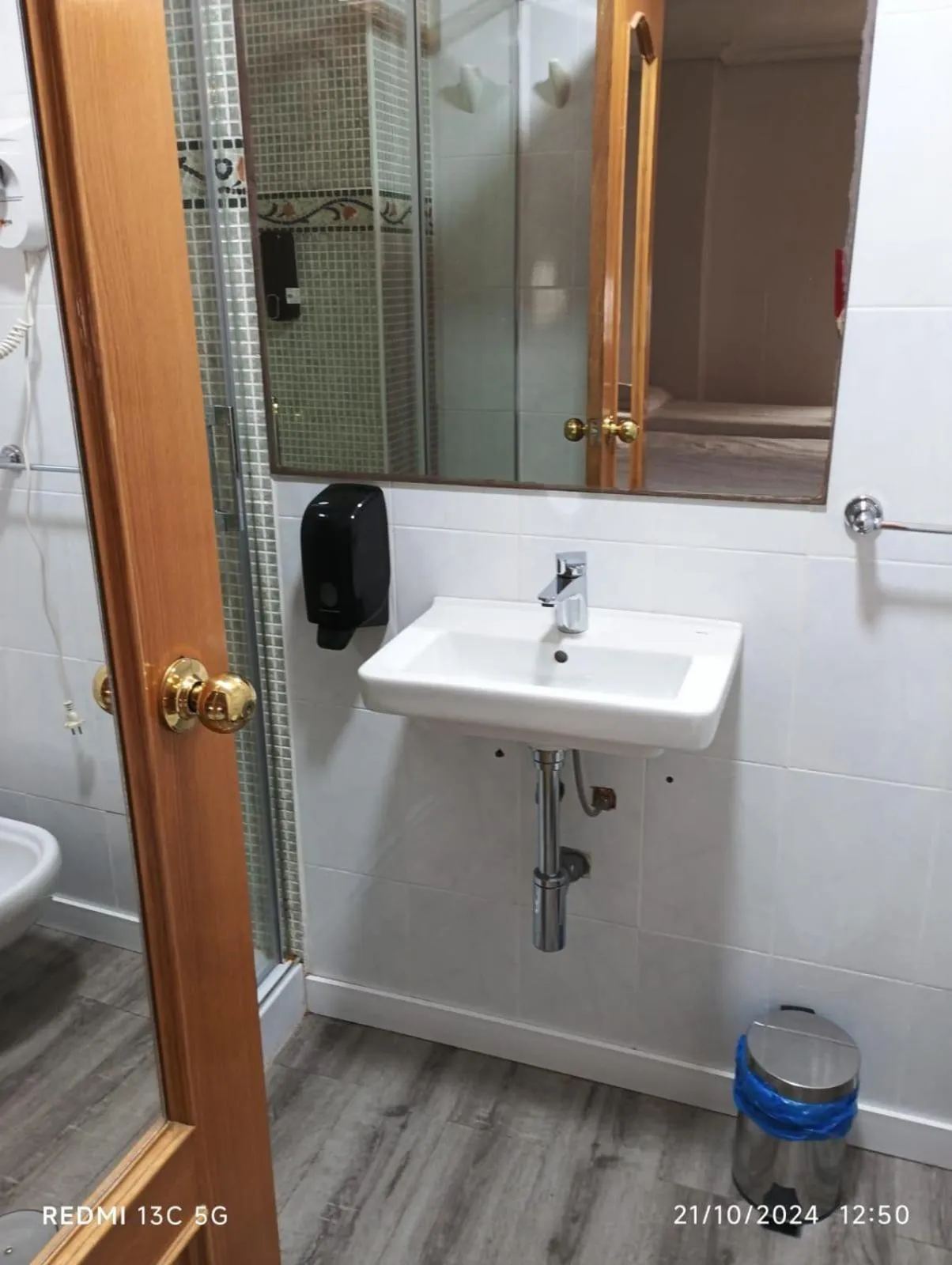 Shower in Hotel Principe