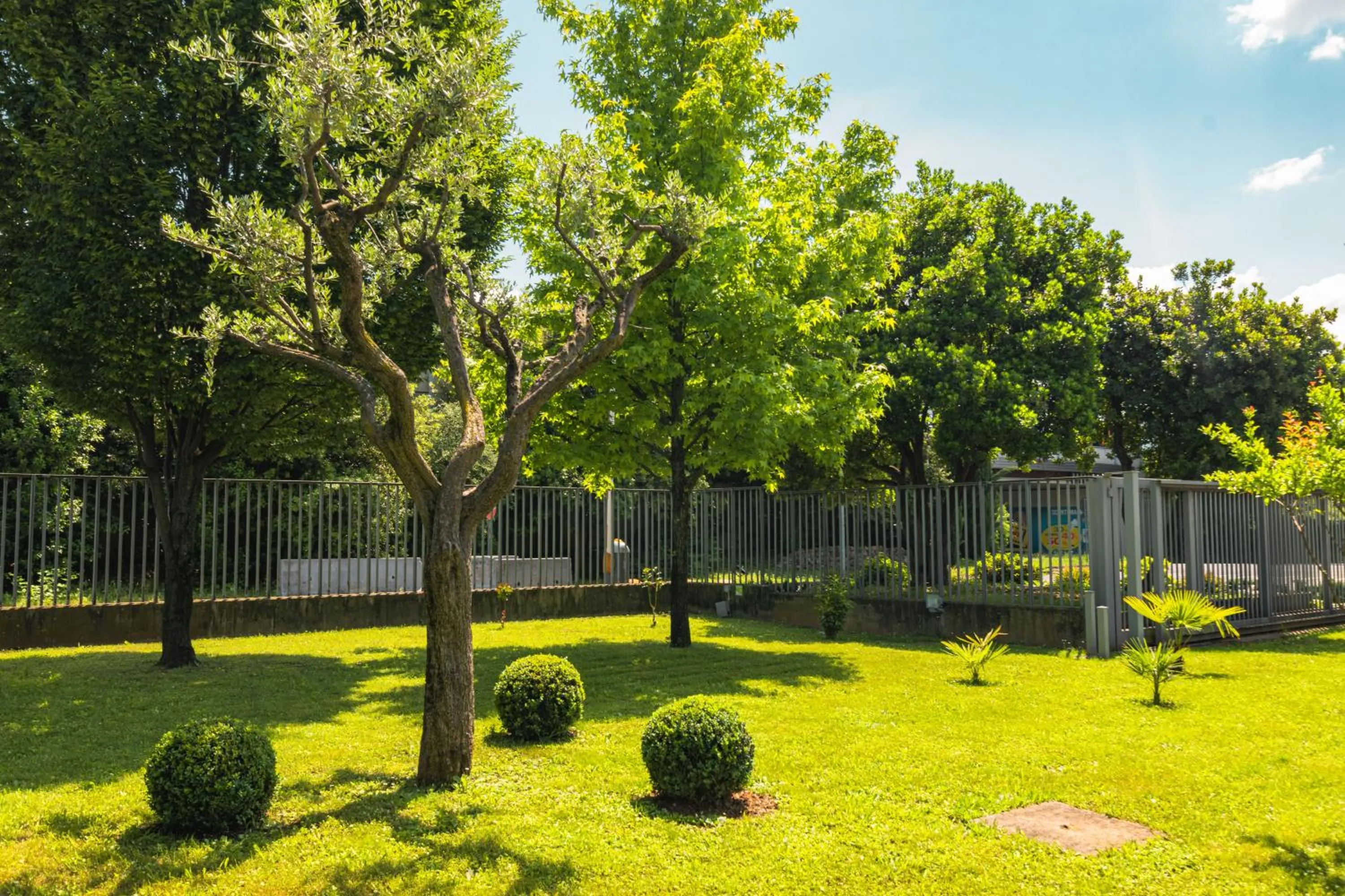 Garden in One Hotel & Restaurant