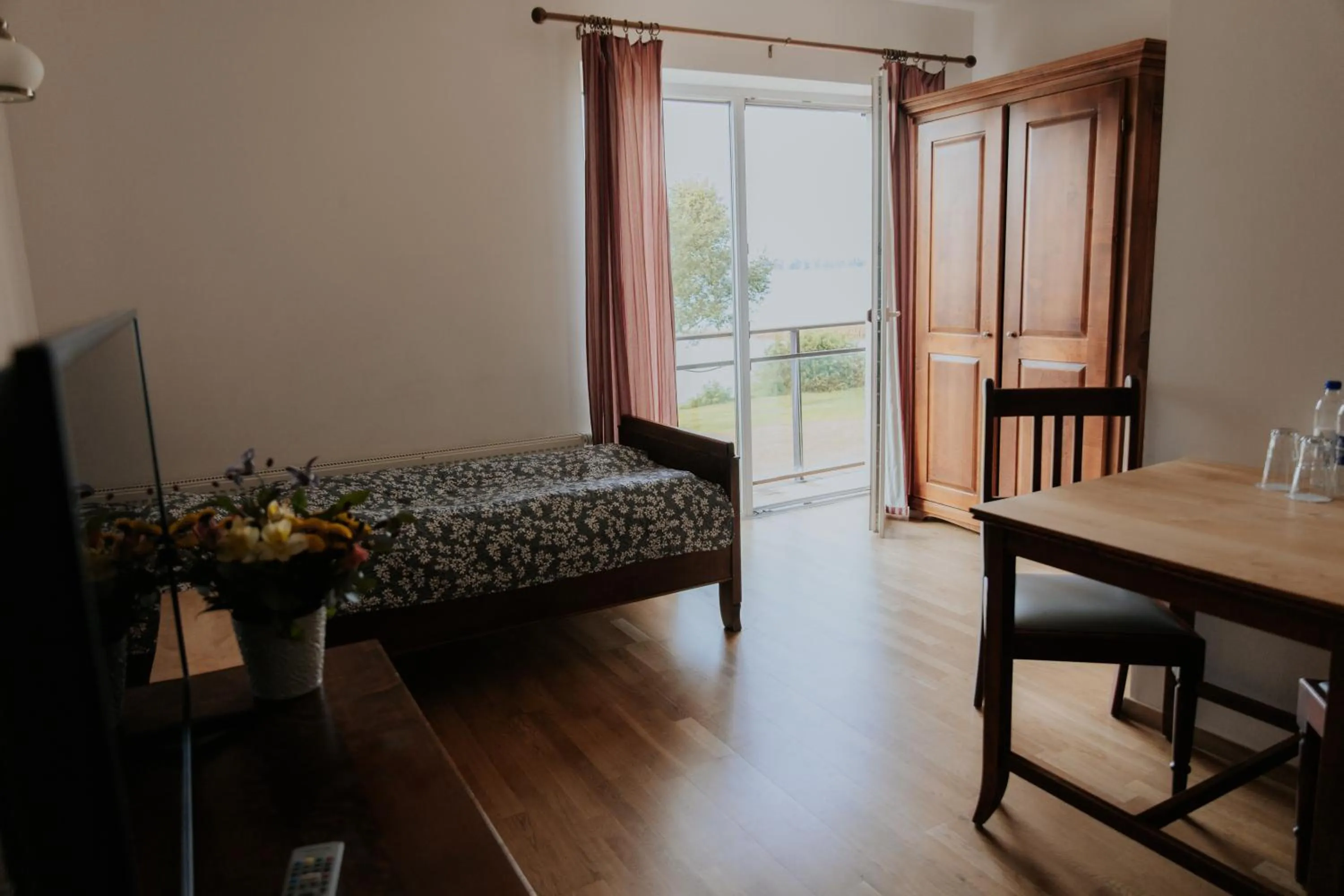 View (from property/room) in Spadrops