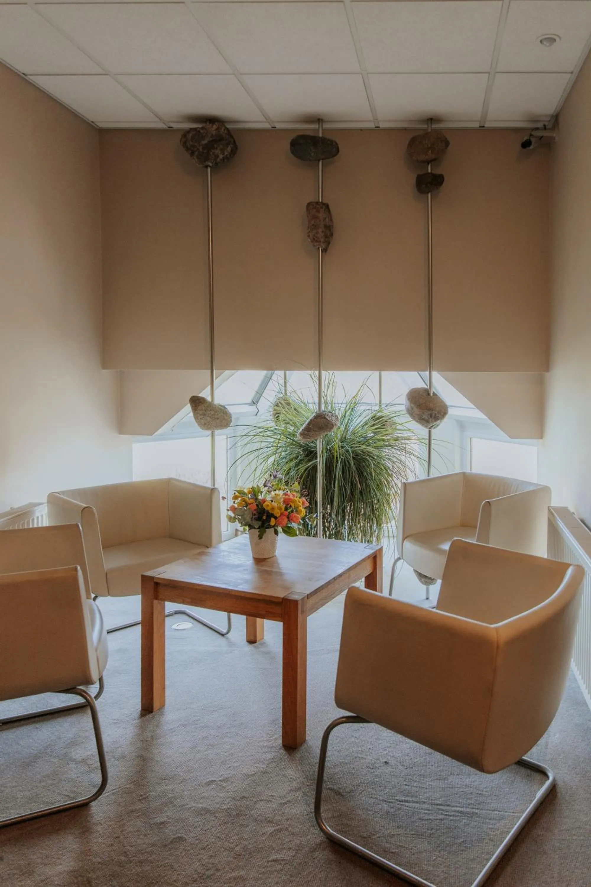 Seating area in Spadrops