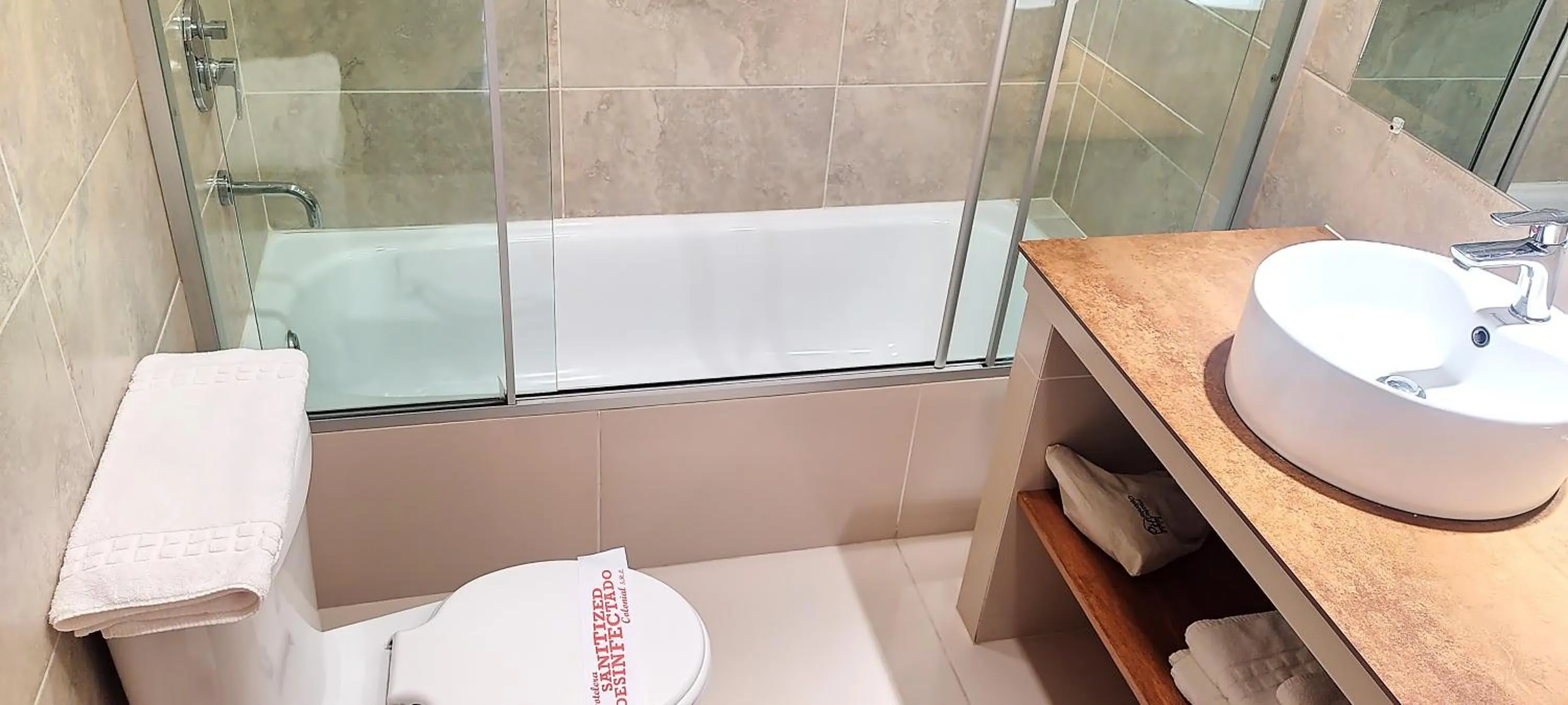 Bathroom in Hostal Colonial Potosi